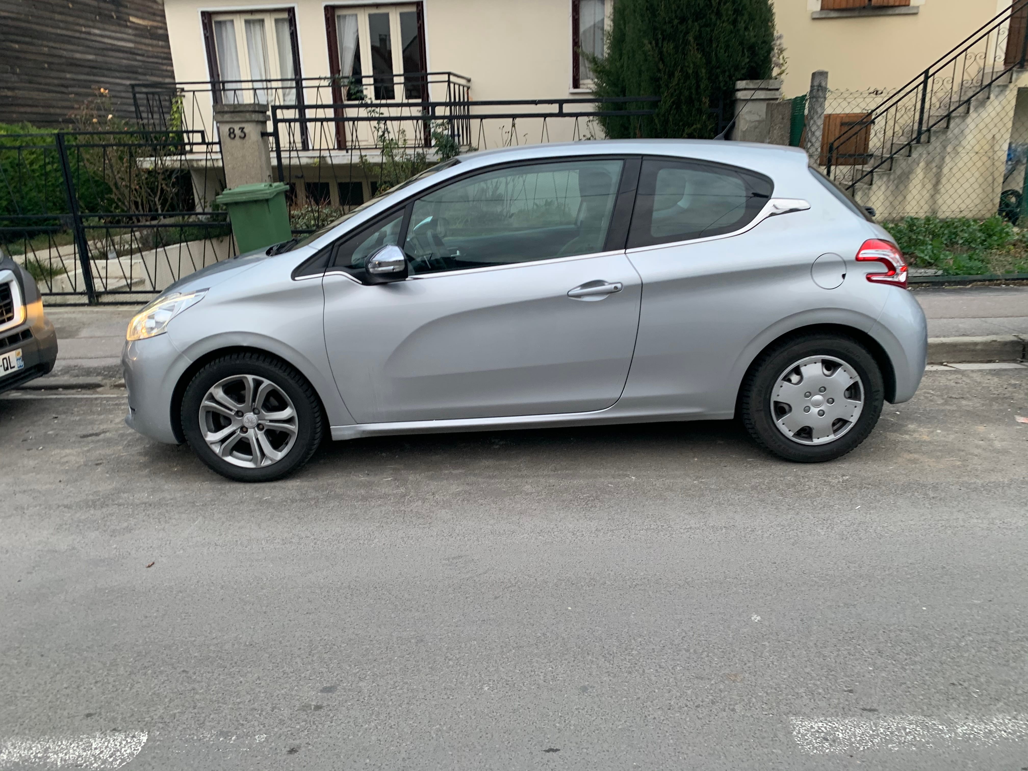 Peugeot 208 avec Climatisation