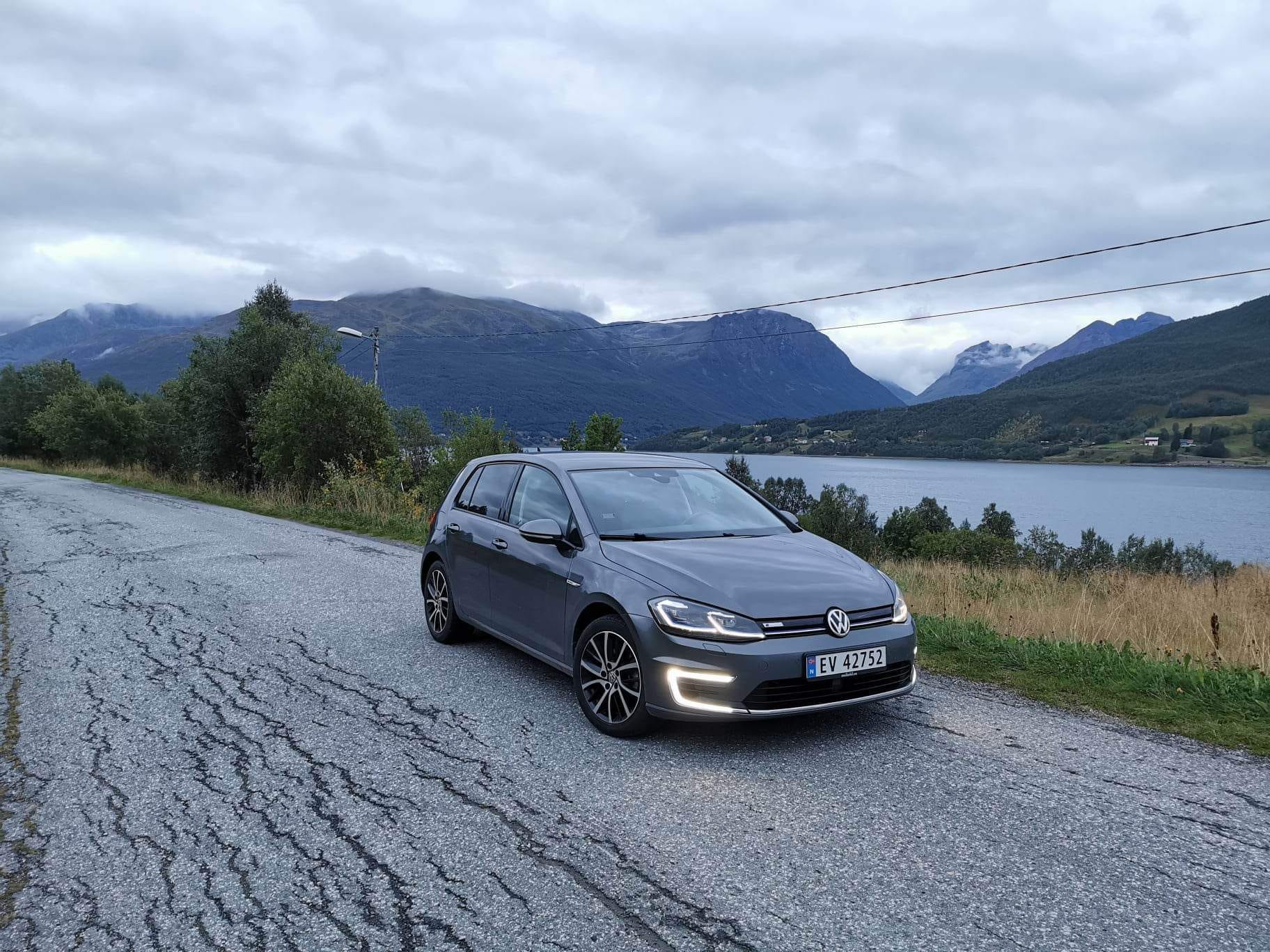 Volkswagen e-Golf Rekkevidde wltp 220km, dachcam forran og bak. Max ladde fart på 40kw/t., 2019, Elektrisch, automatisch