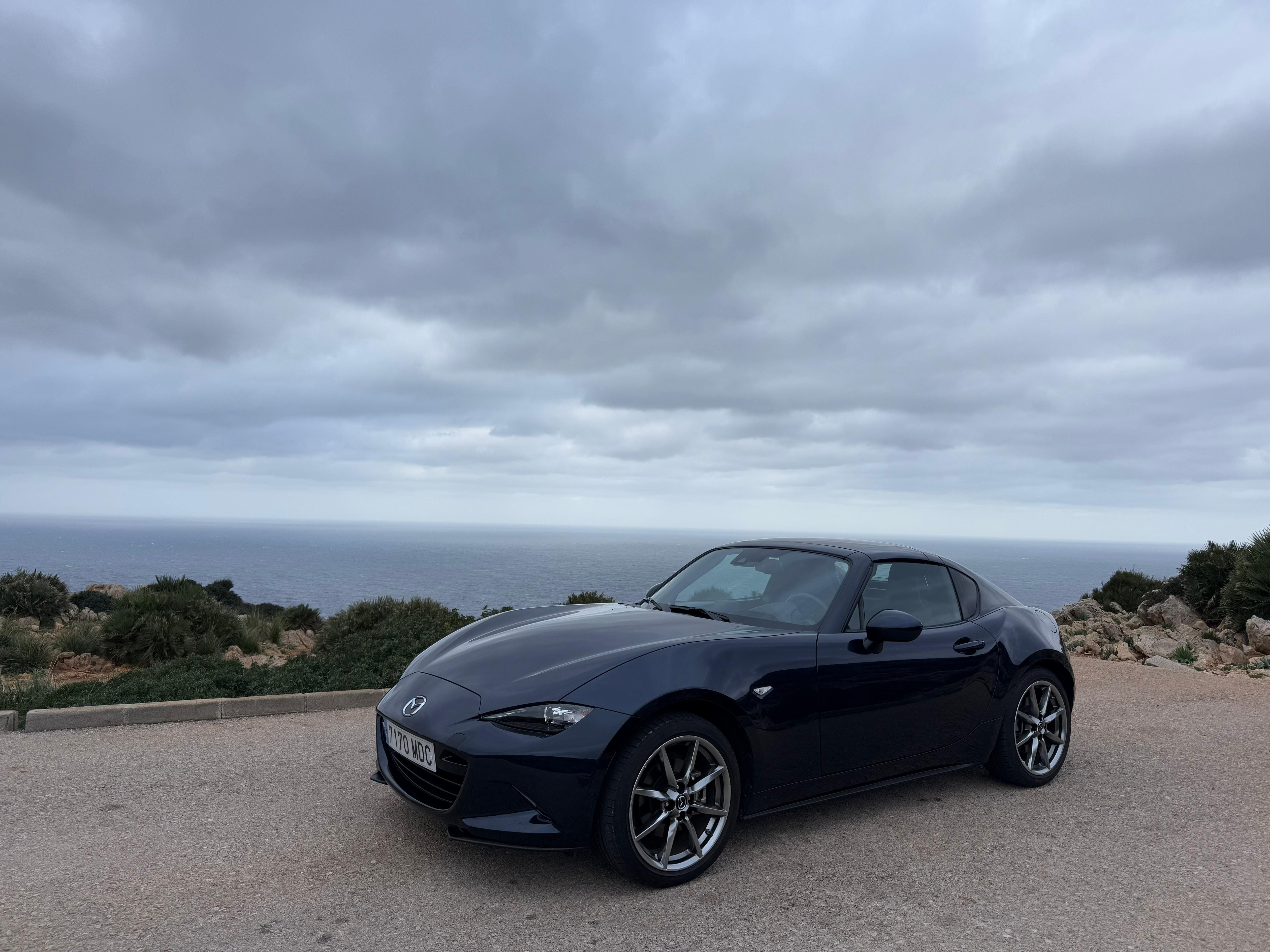 Mazda MX-5 Miata RF Grand Touring con Audio Bluetooth