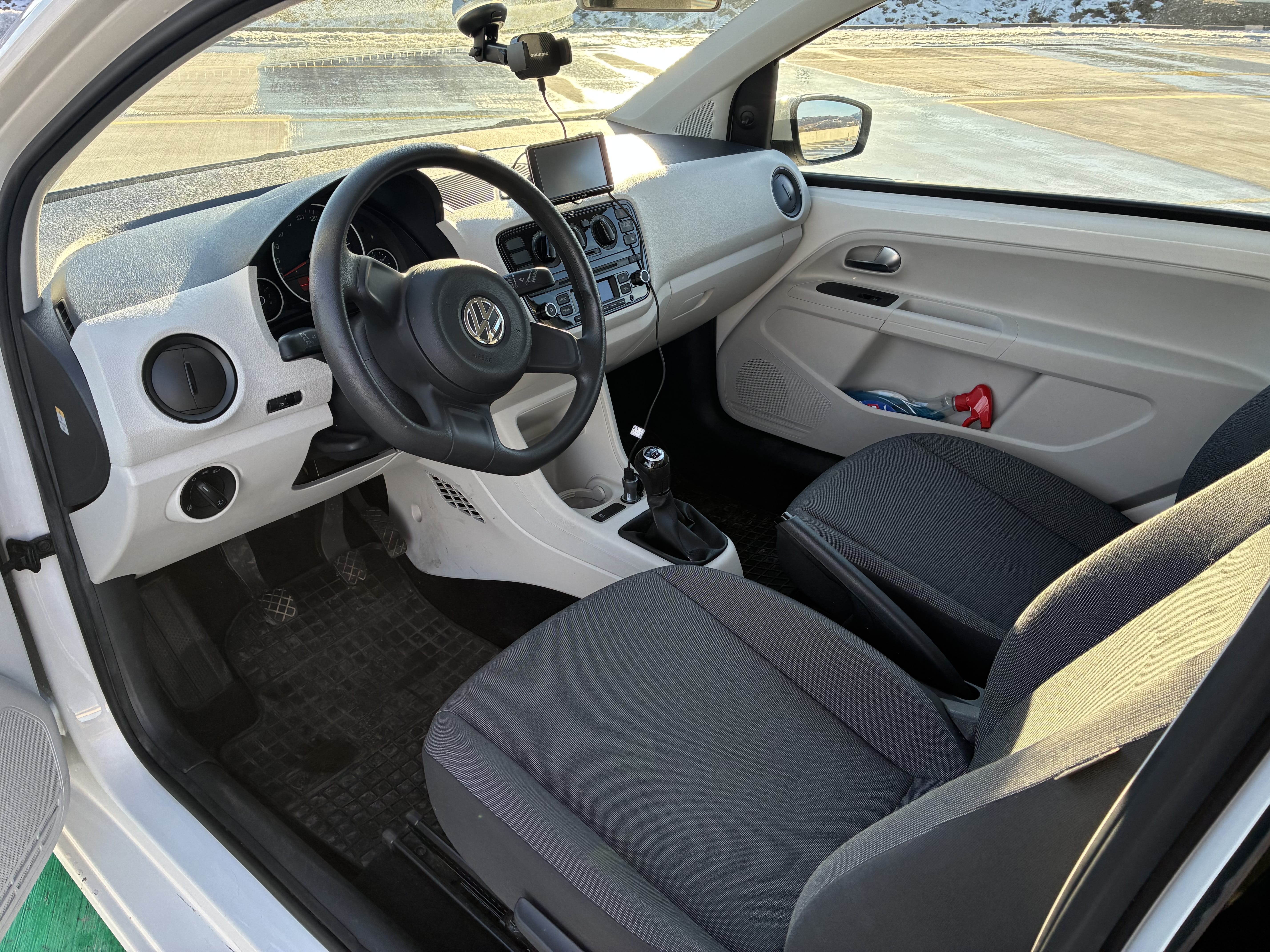 Volkswagen Up! Klima, Handy Halterung, AUX/USBC/Iphone Kabel, Navi, Bluetooth Freisprecheinrichtung mit Audio-/iPod-Zugang