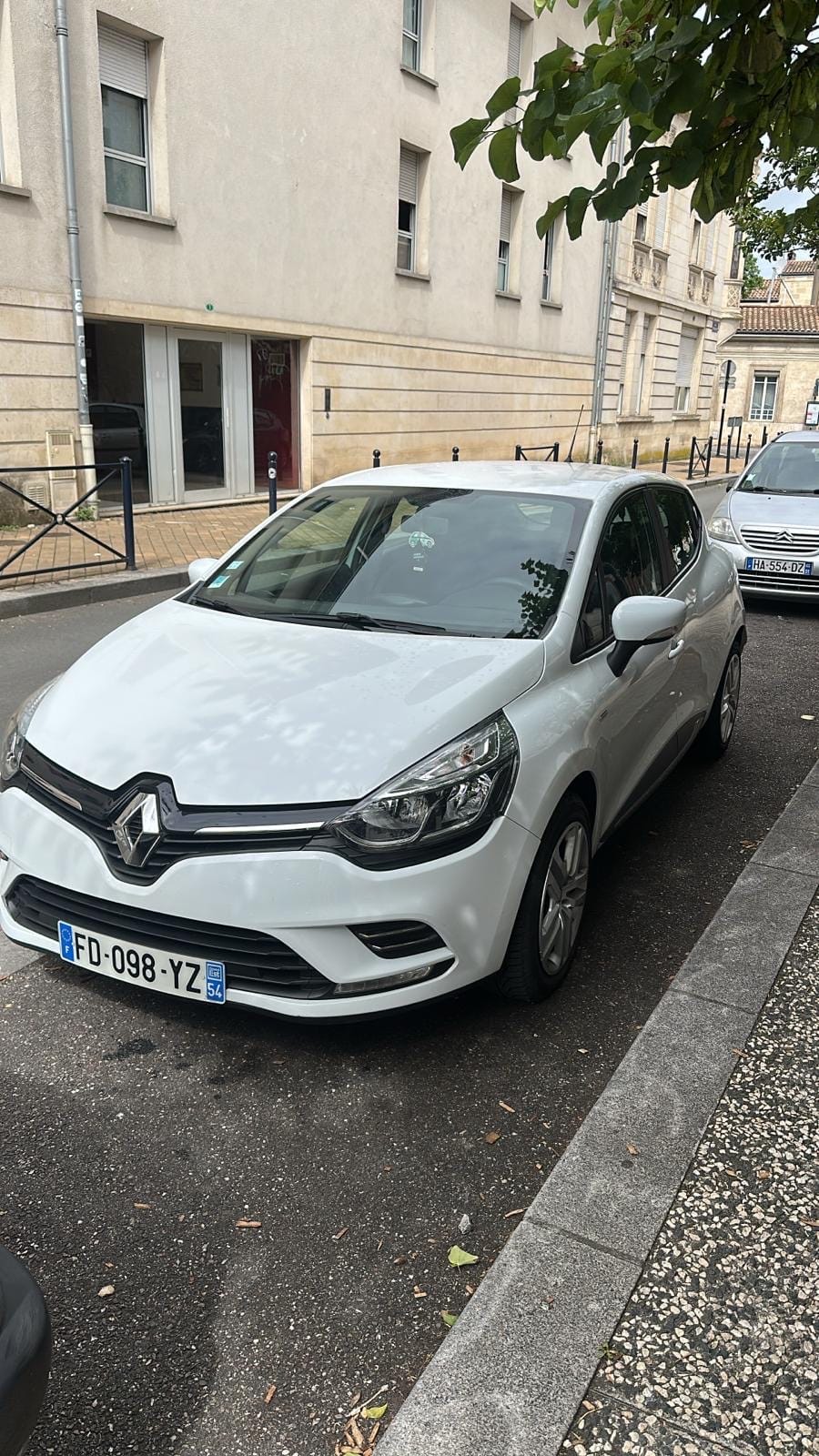 Renault Clio avec Autoradio