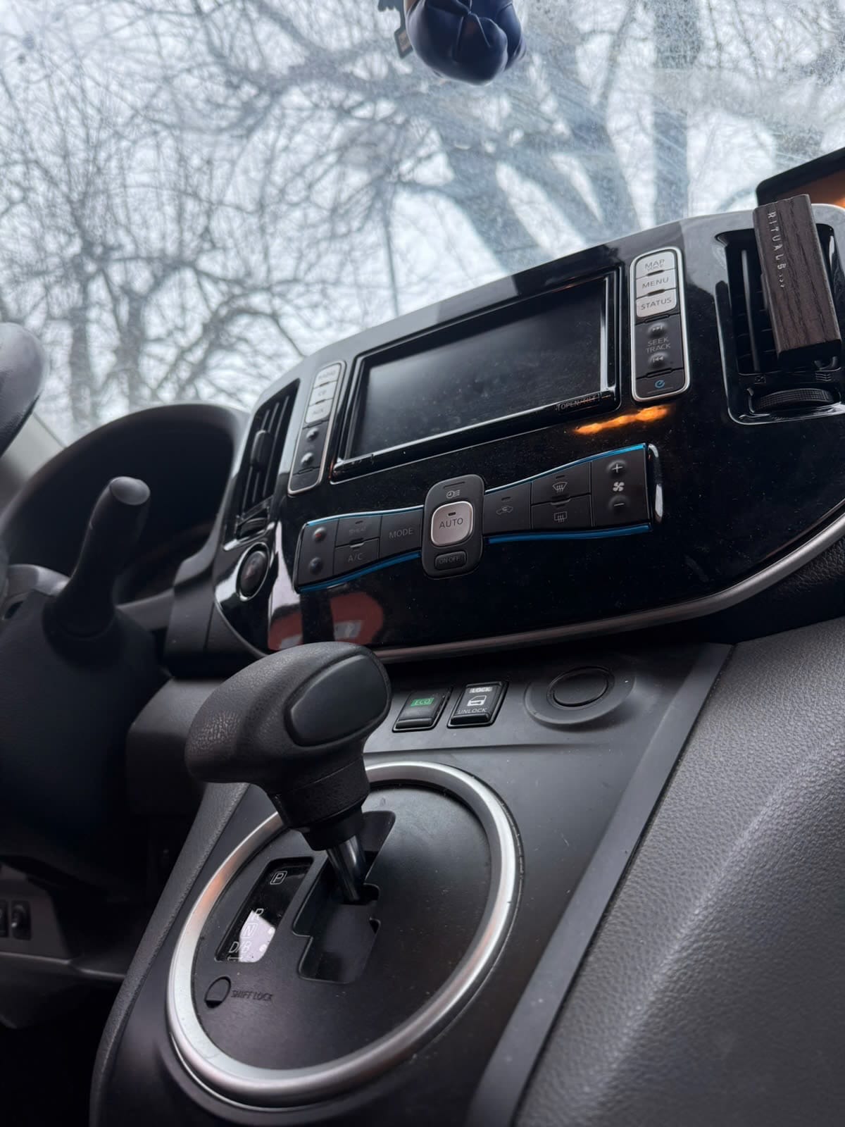 Nissan e-NV200 Varebil med GPS
