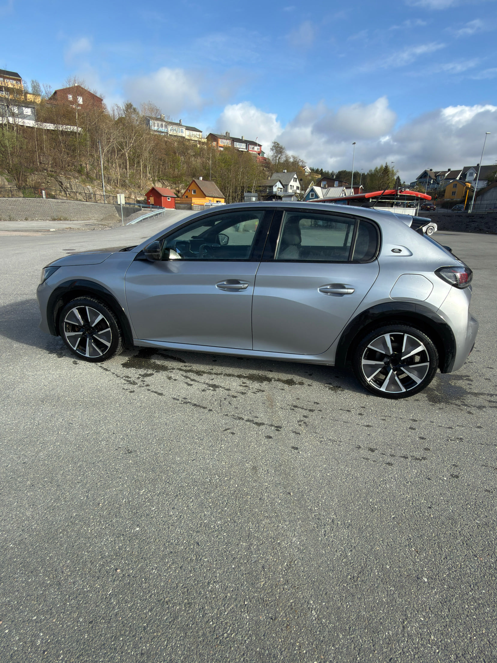 Peugeot e-2008 med Aircondition