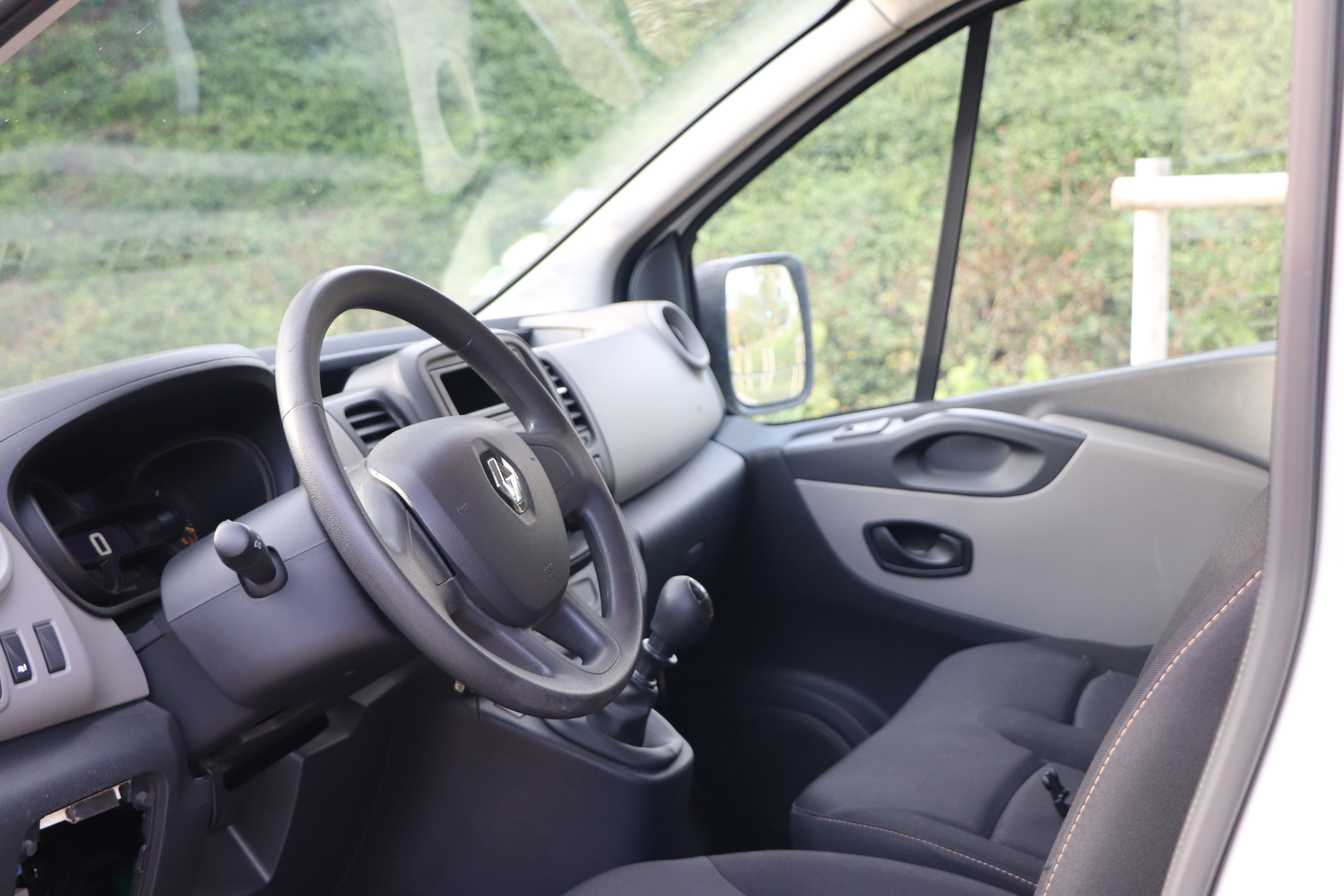 Renault Trafic L2H1 1.6 dci 120 non fumeur avec Entrée audio / iPod