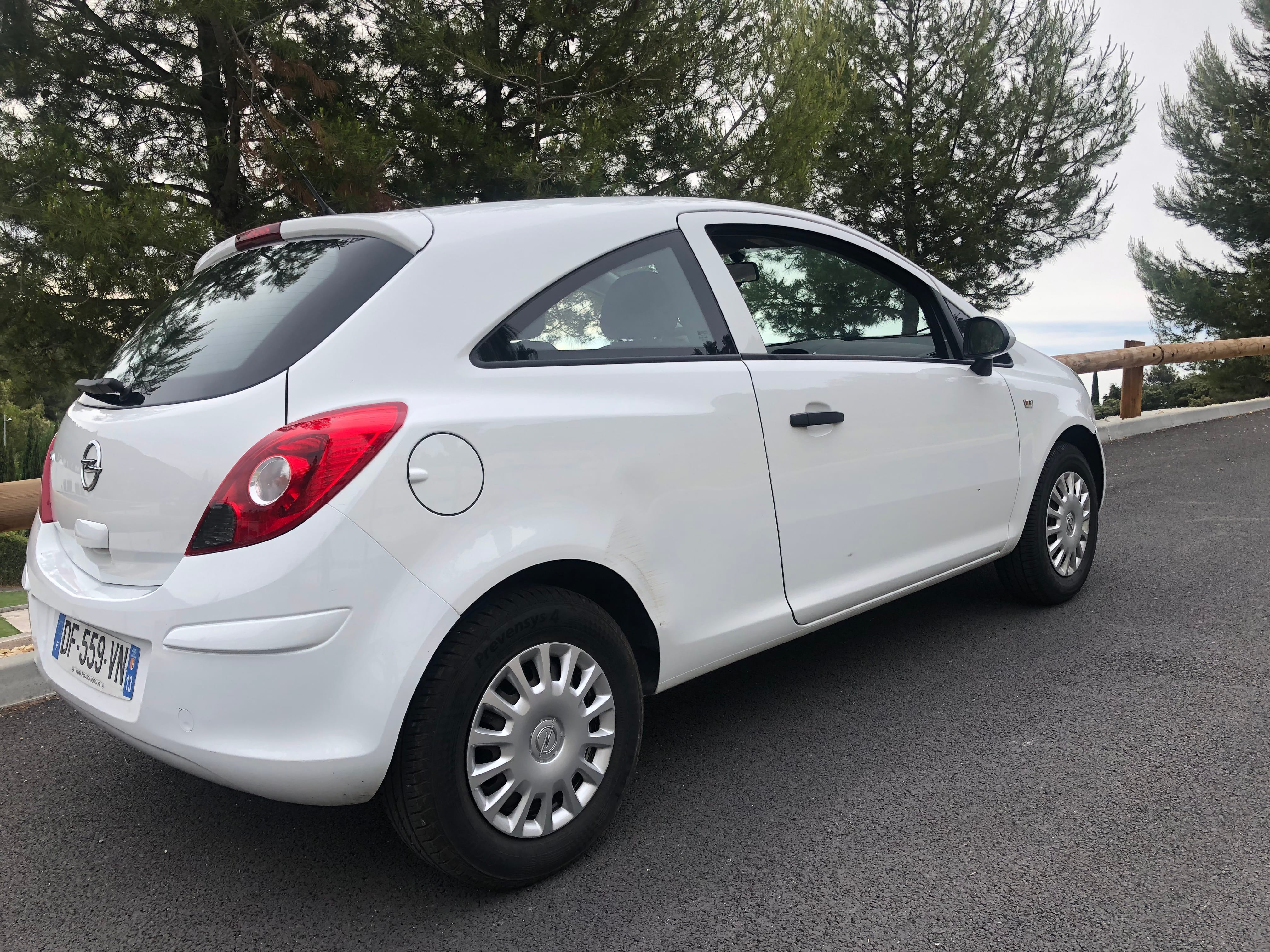 Opel Corsa avec Climatisation