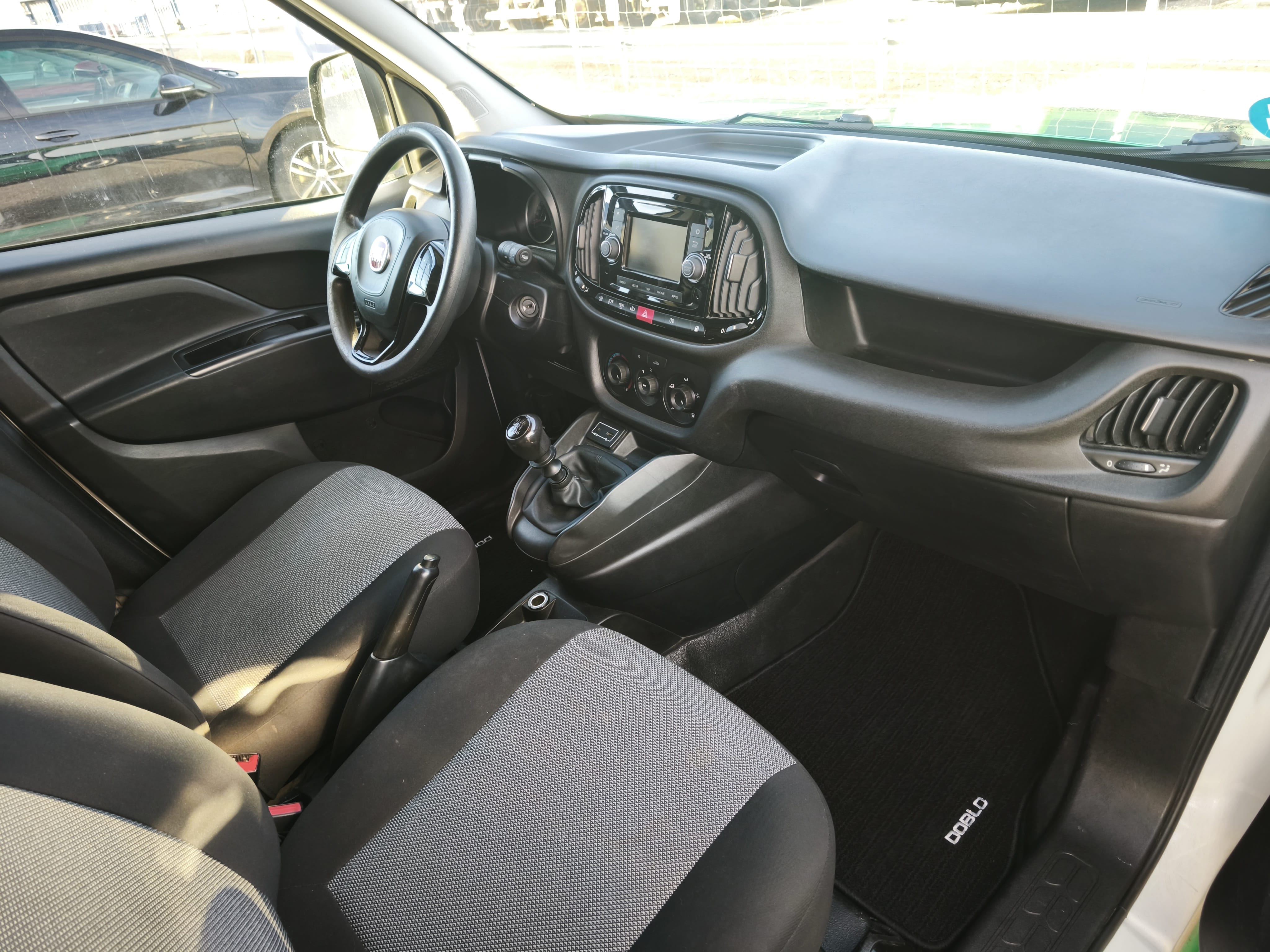 Fiat Doblo Cargo GNC y gasolina