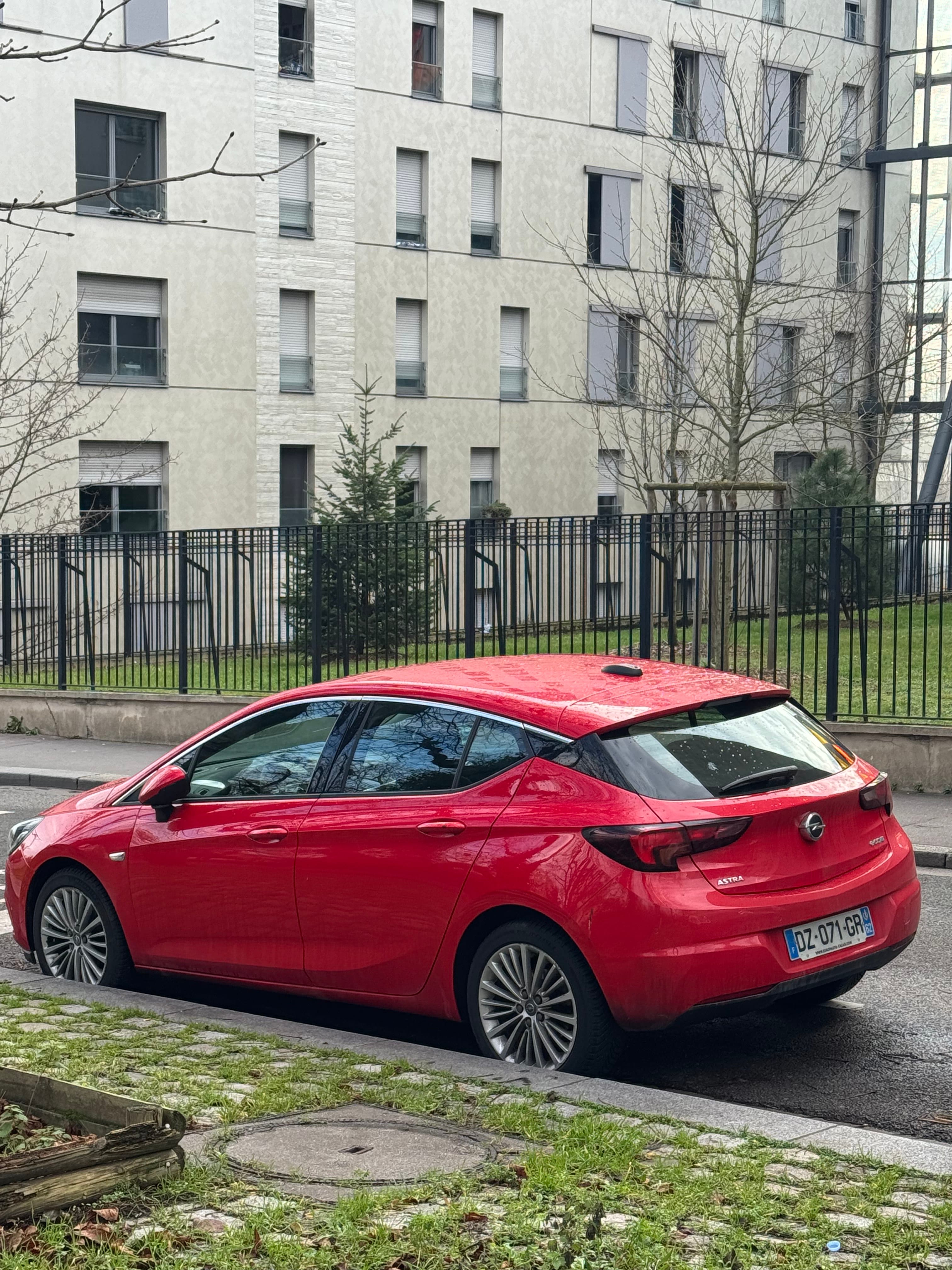 Opel Astra 1.0 avec GPS