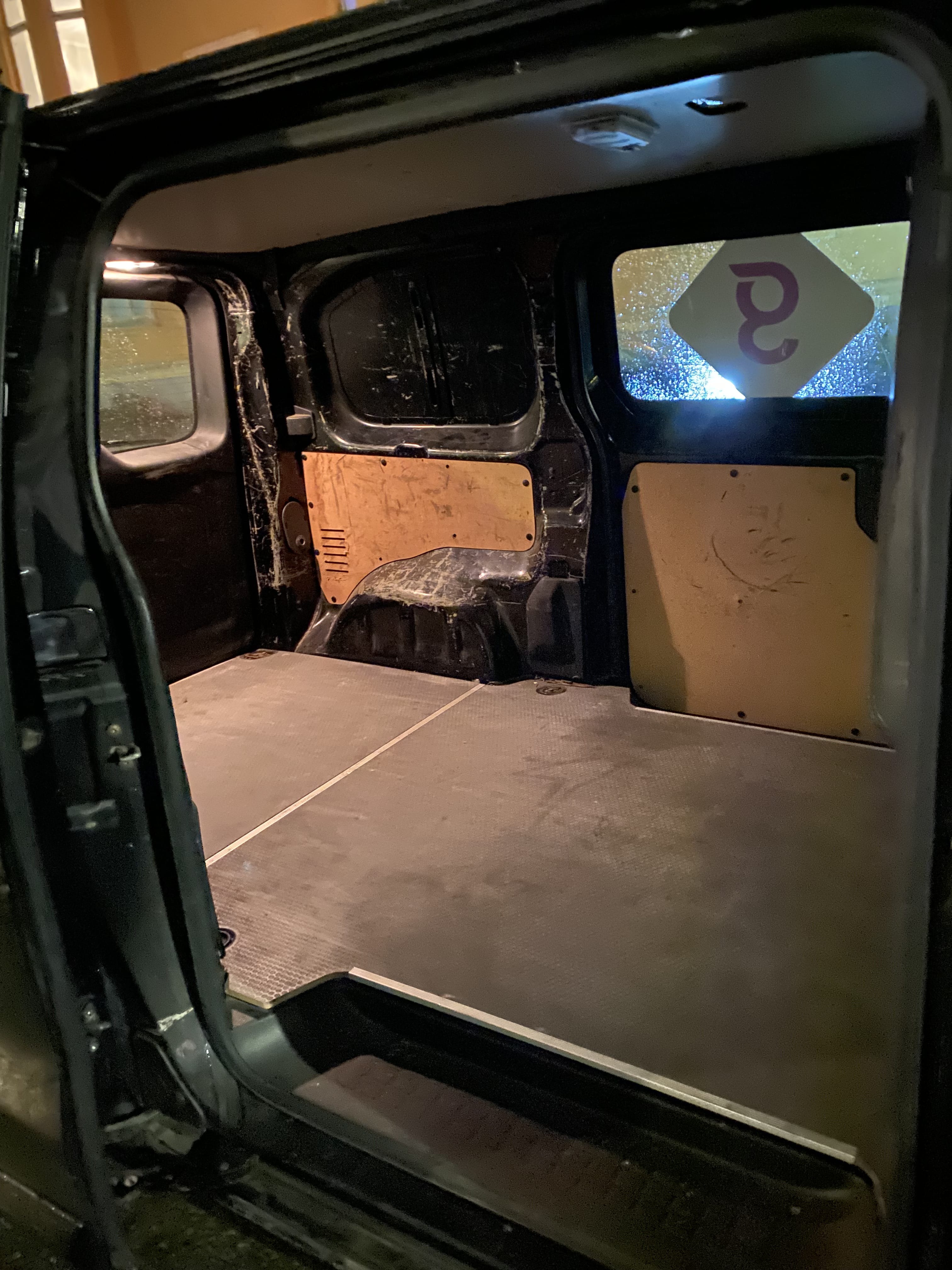 Toyota Proace Varebil Hengerfeste med Lydinngang