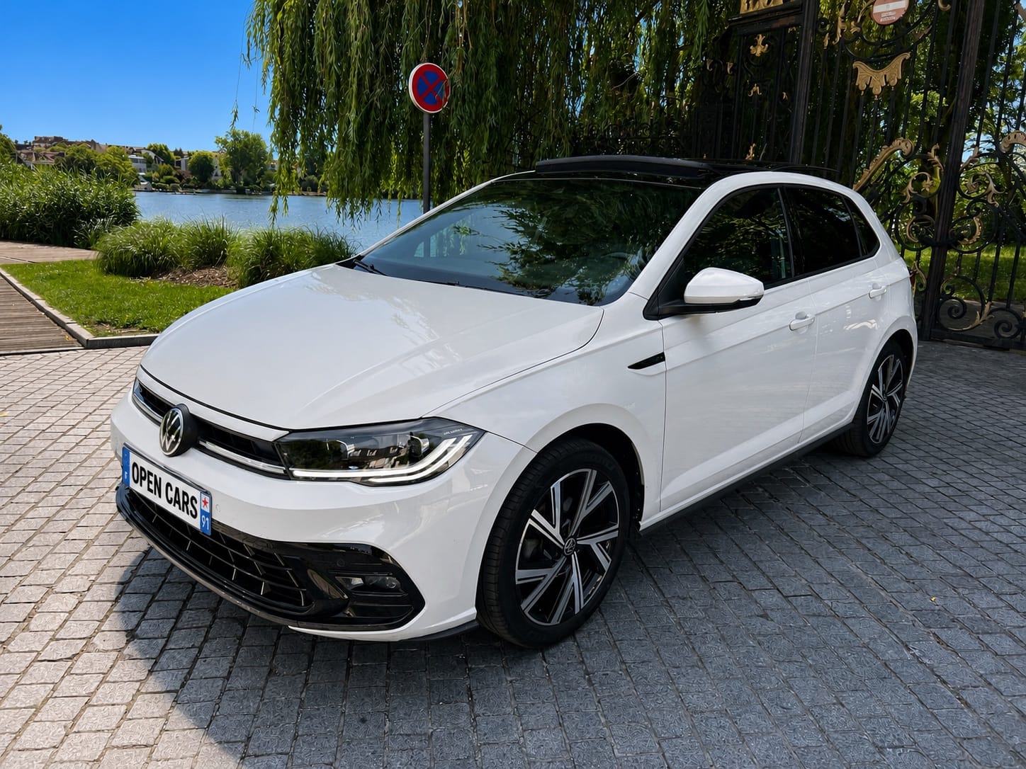 Volkswagen Polo R-LINE FULL, 2024, Essence 95, automatique