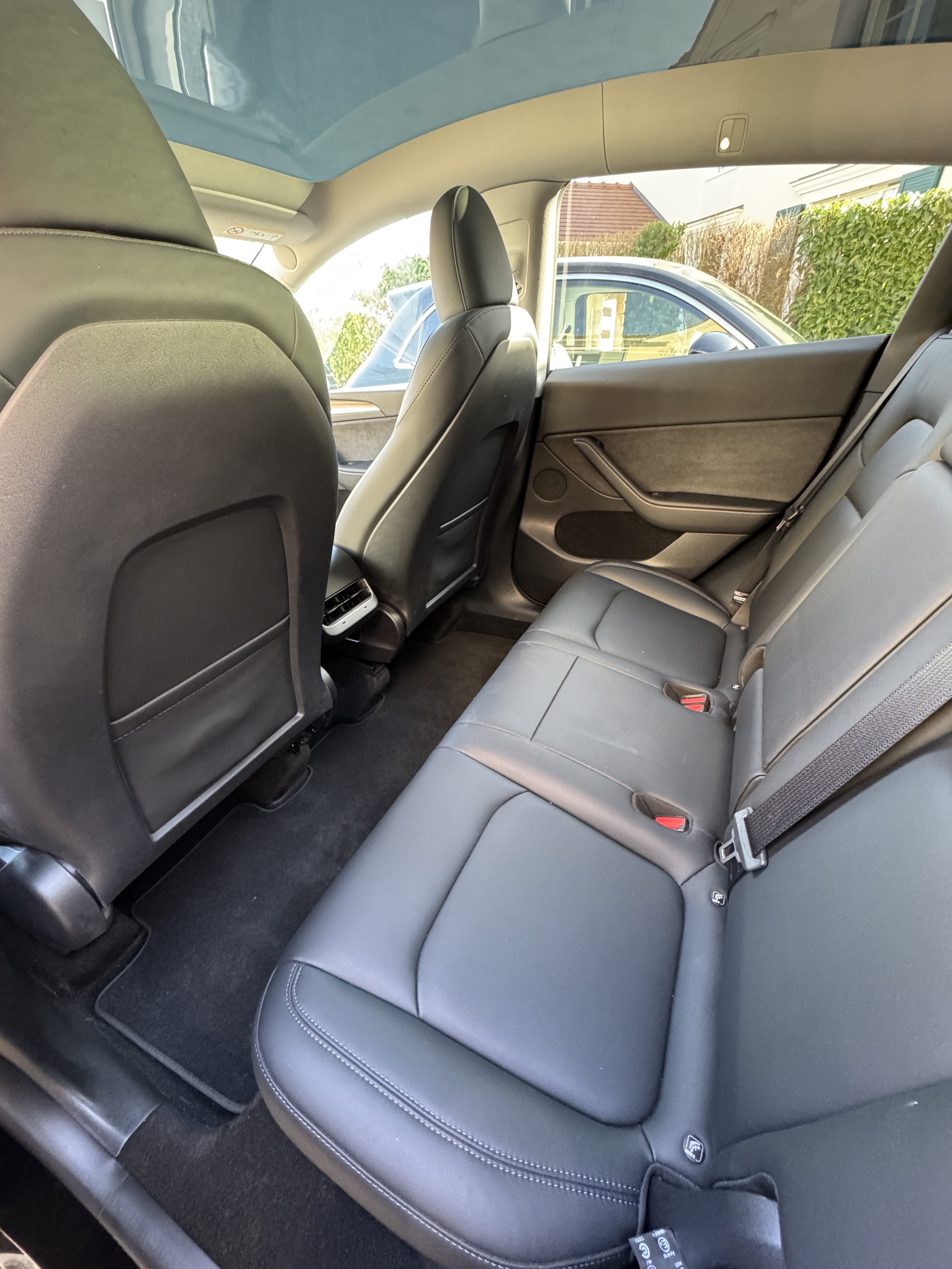 Tesla Model Y Standard Range avec Dashcam