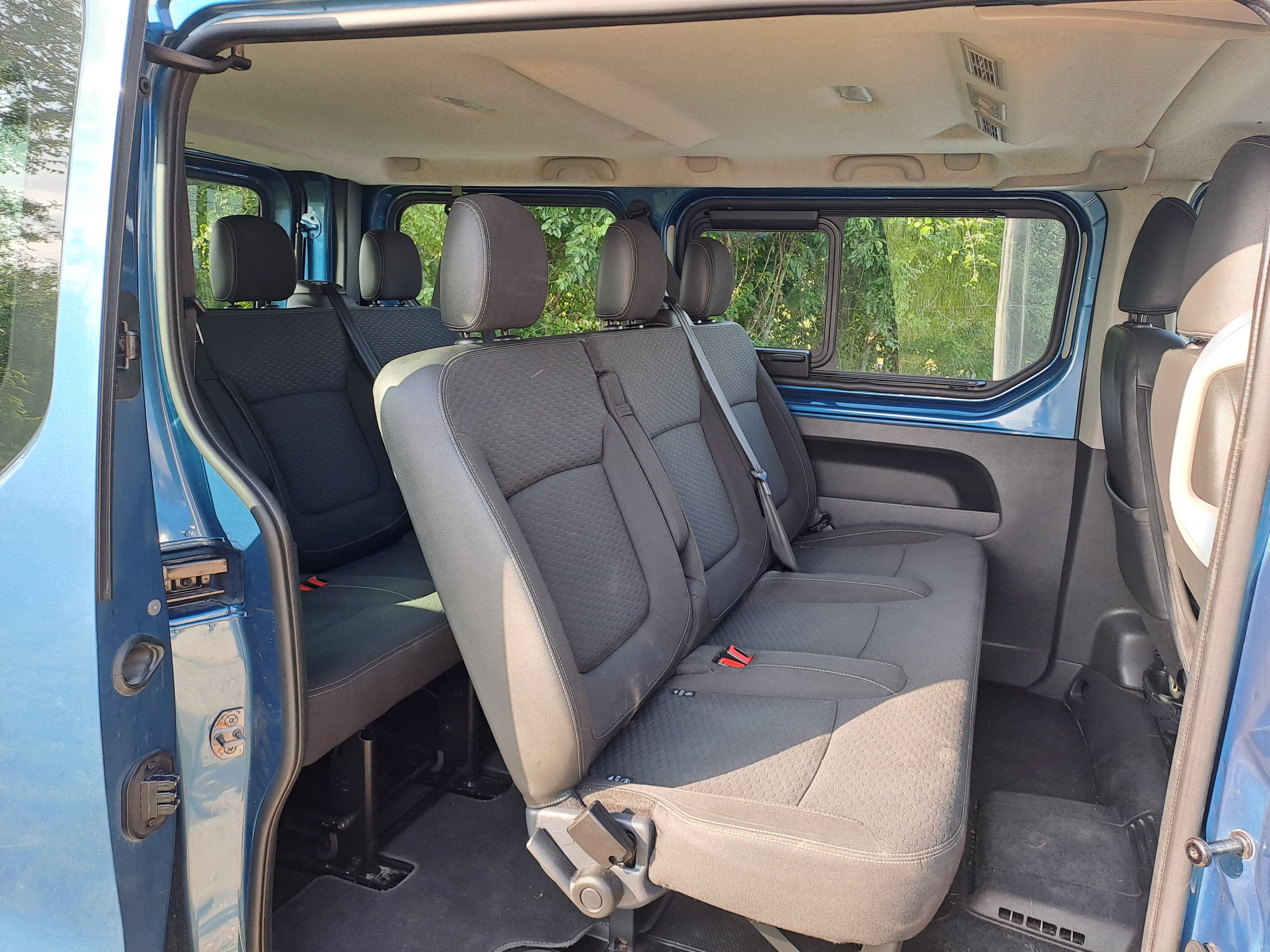 Opel Vivaro Combi avec Audio Bluetooth