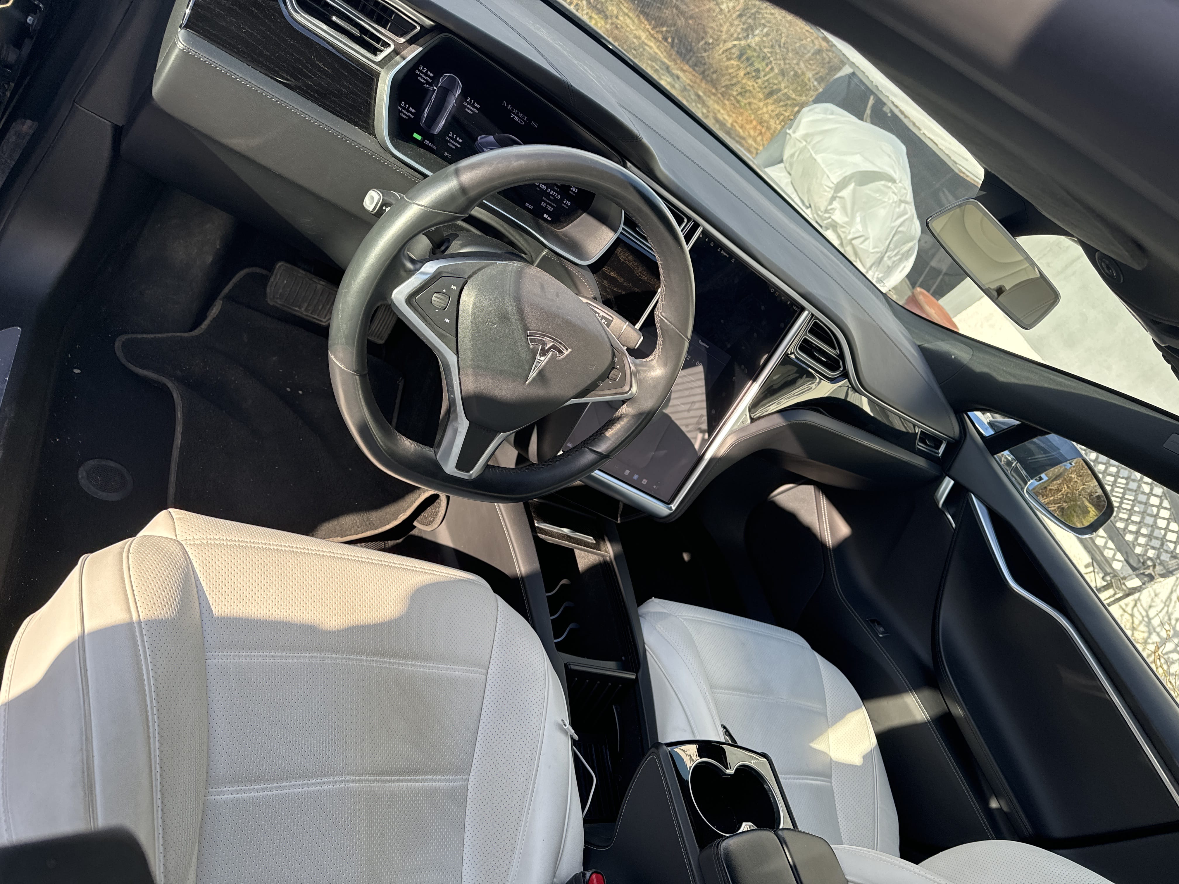 Tesla Model S 75D med Cruisekontroll