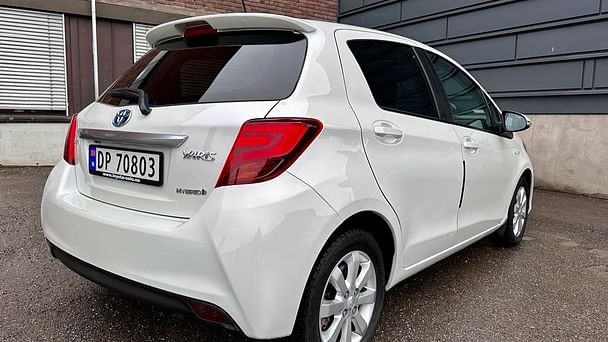Toyota Yaris Hybrid 1,5 Bensin/Hybrid, Automat (Inkluder Beborkort parkering) med Cruisekontroll