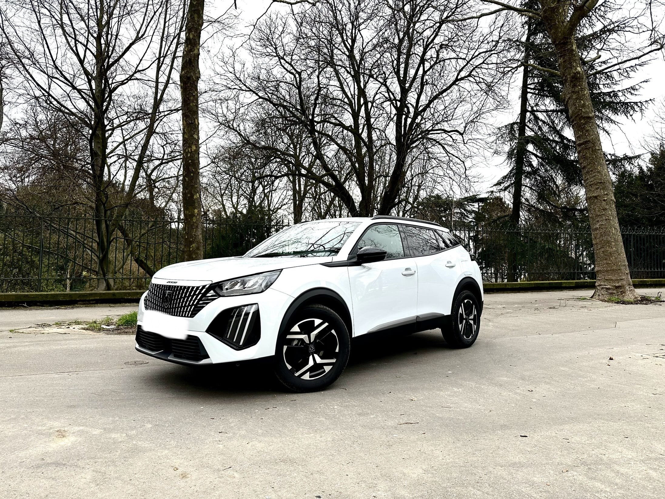 Peugeot 2008 GR381, 2023, Essence 95, automatique