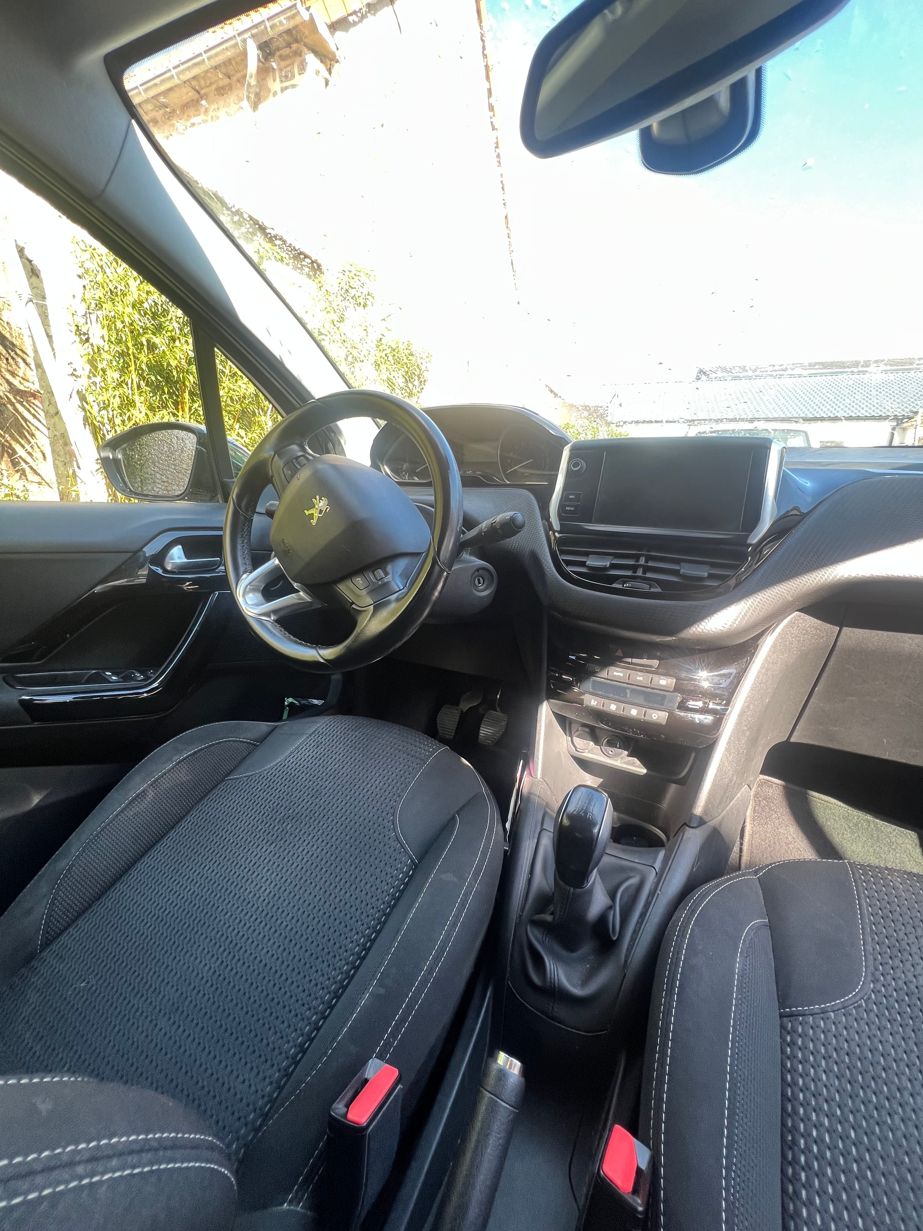 Peugeot 208 avec Régulateur de vitesse