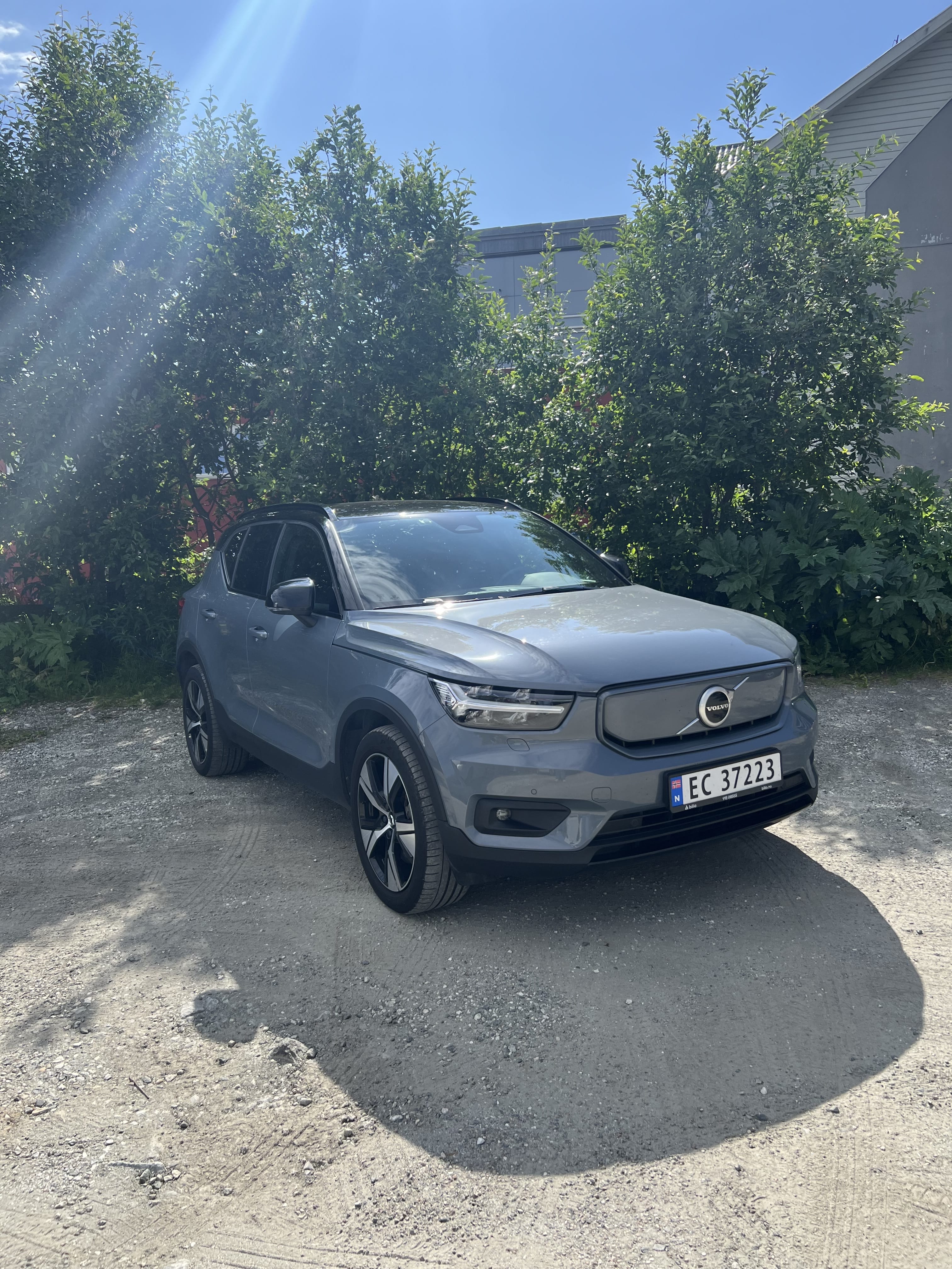 Volvo XC40 Recharge avec Quatre roues motrices
