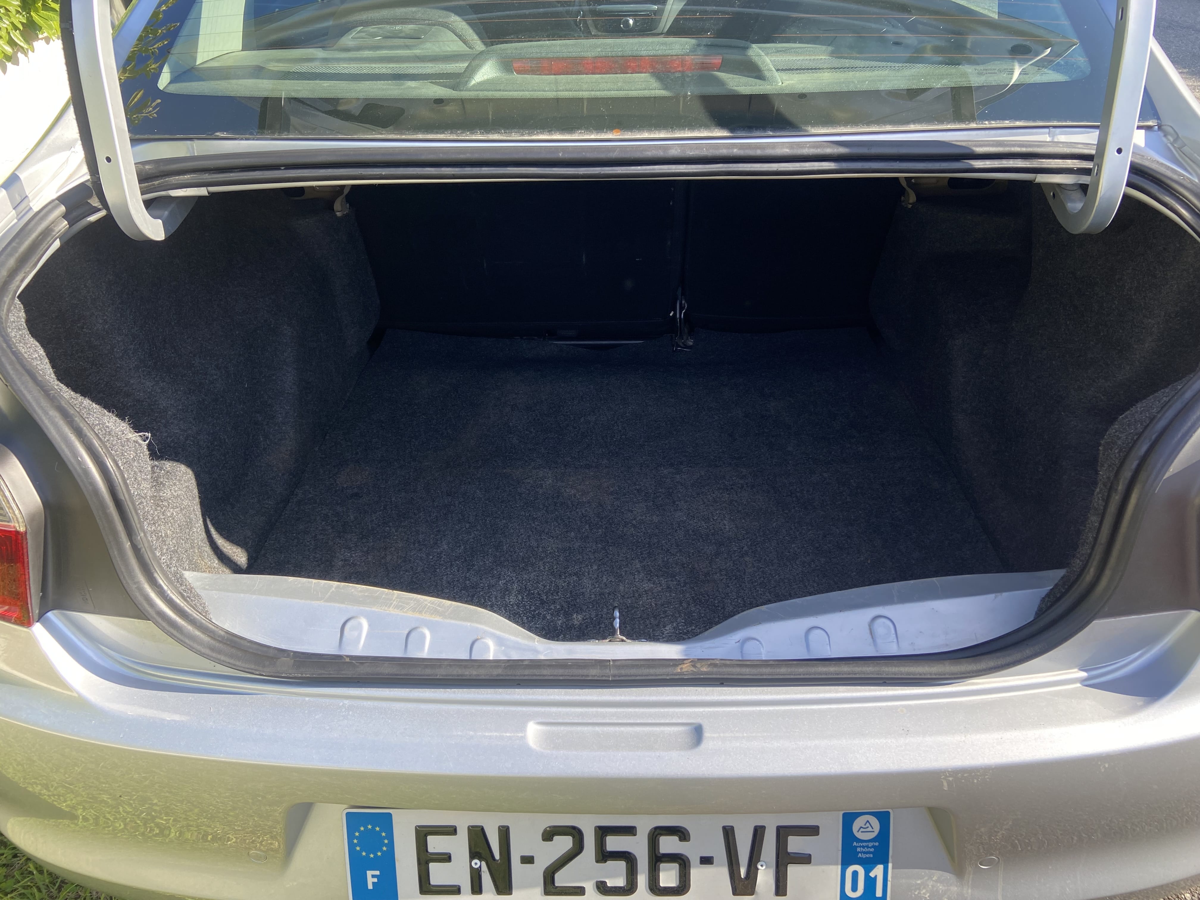 Citroen C-Elysée avec Entrée audio / iPod