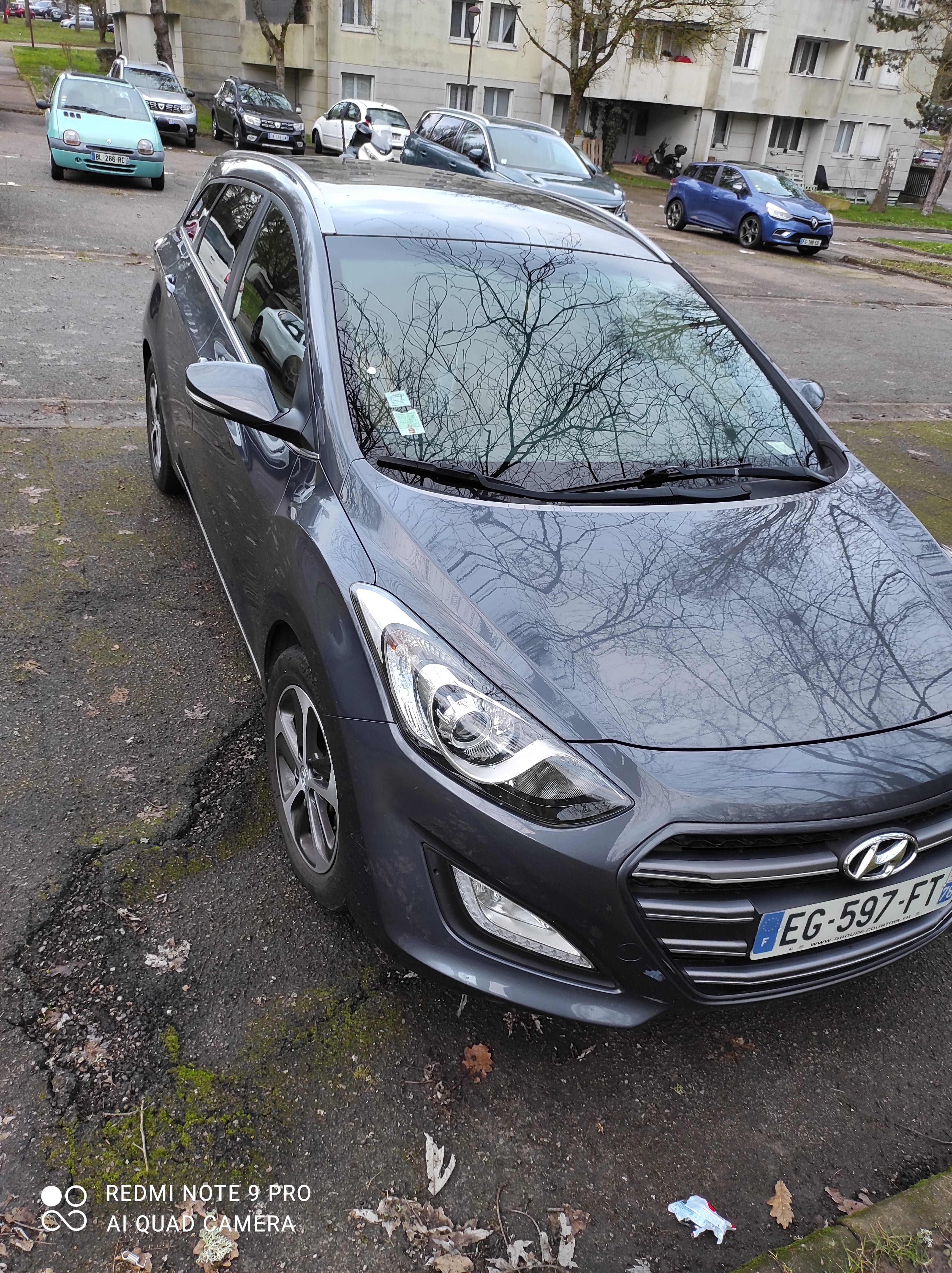 Hyundai i30 SW avec Pneus neige