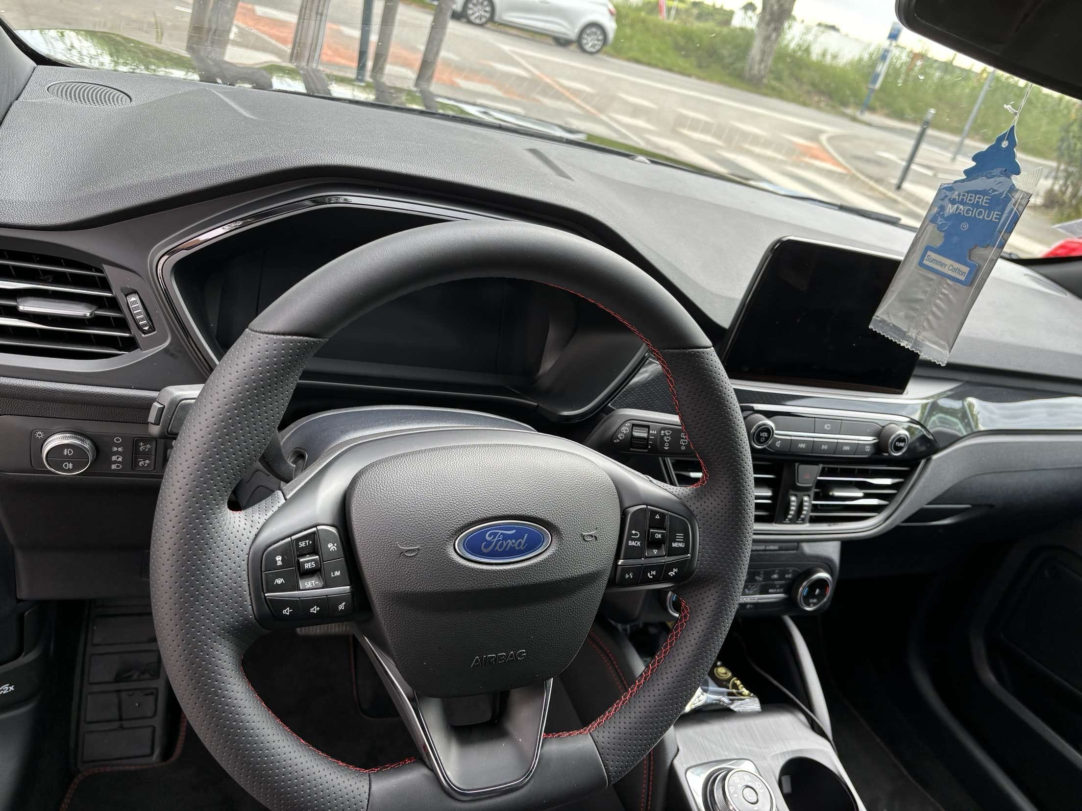 Ford Kuga St Line avec GPS
