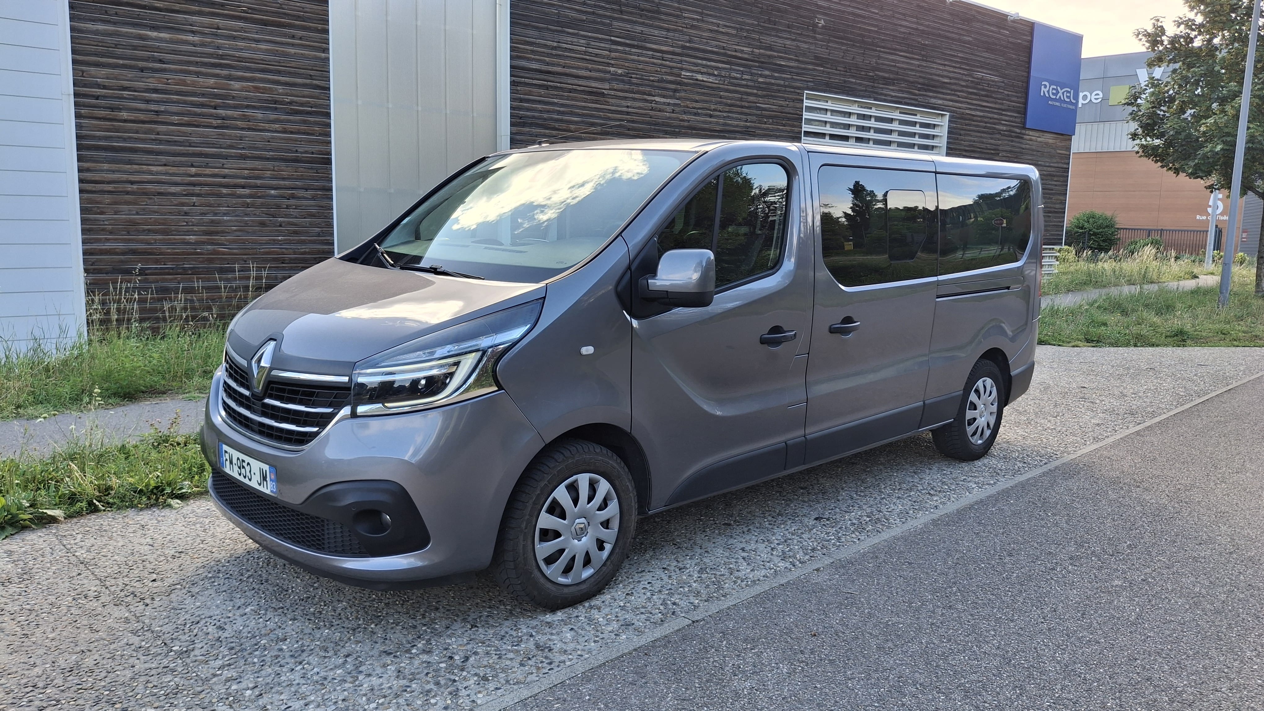 Renault Trafic Passenger 9 places rallongé, 170CV boite automatique avec Régulateur de vitesse