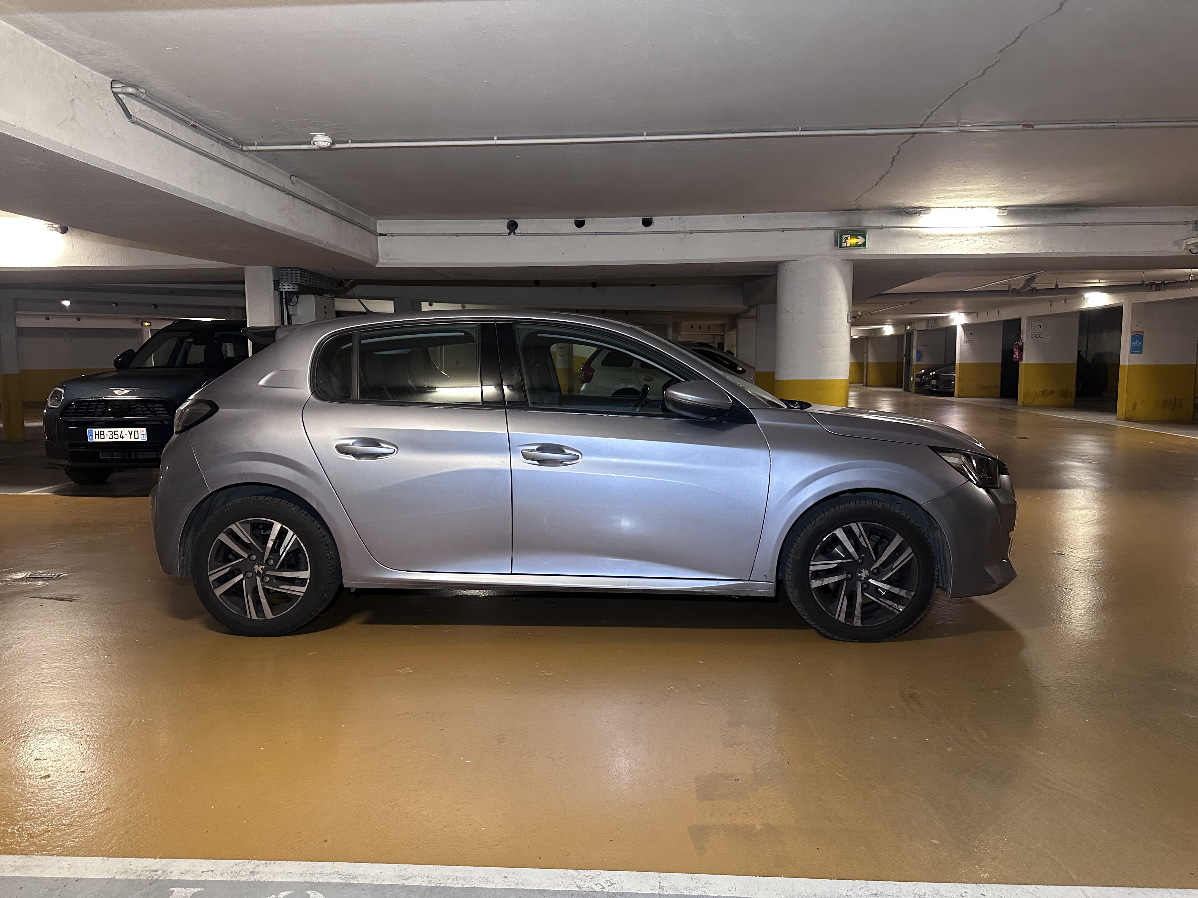 Peugeot 208 avec GPS