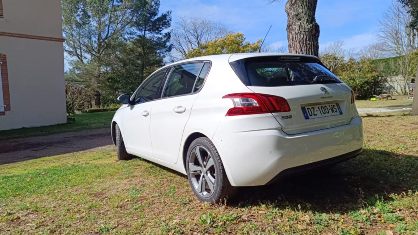 Peugeot 308 130 ch avec GPS