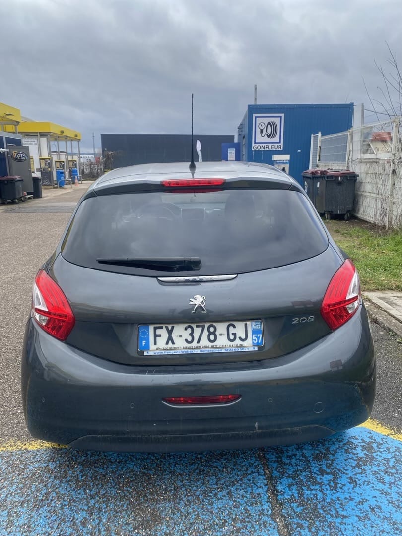 Peugeot 208 avec Régulateur de vitesse