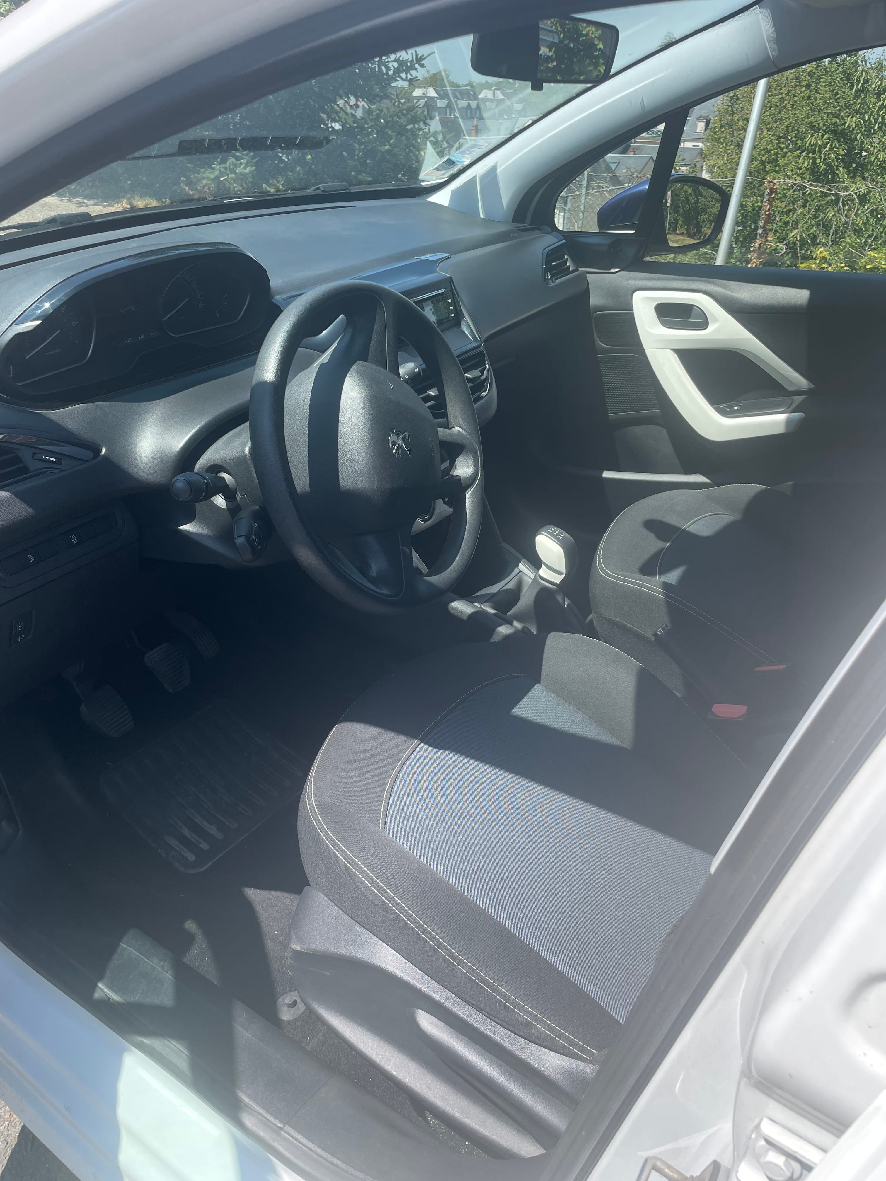 Peugeot 208 avec Port USB