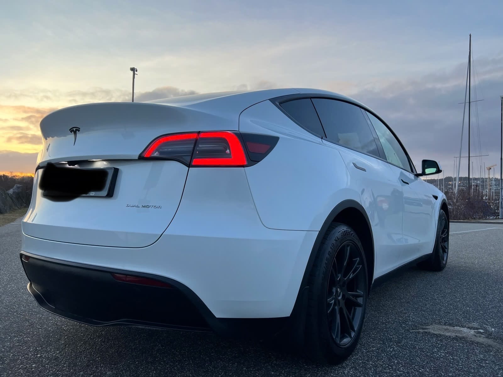 Tesla Model Y Long Range med Aircondition