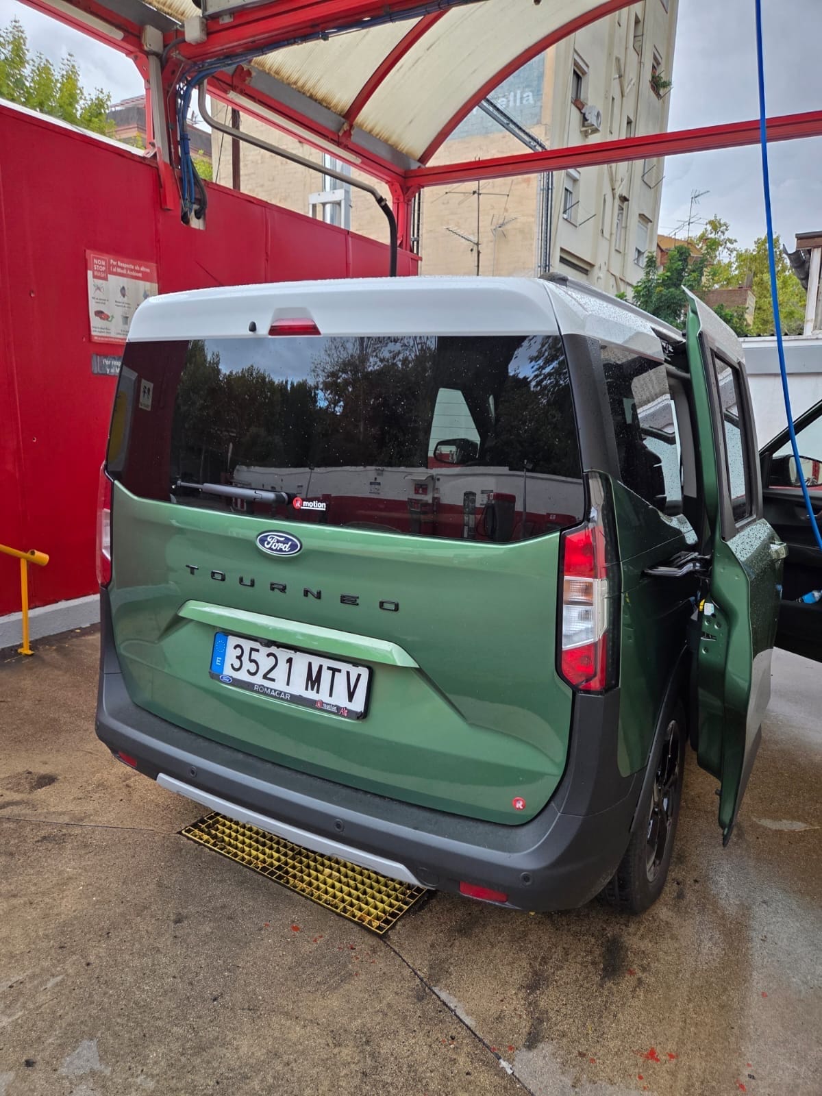 Ford Tourneo Courier avec Audio Bluetooth
