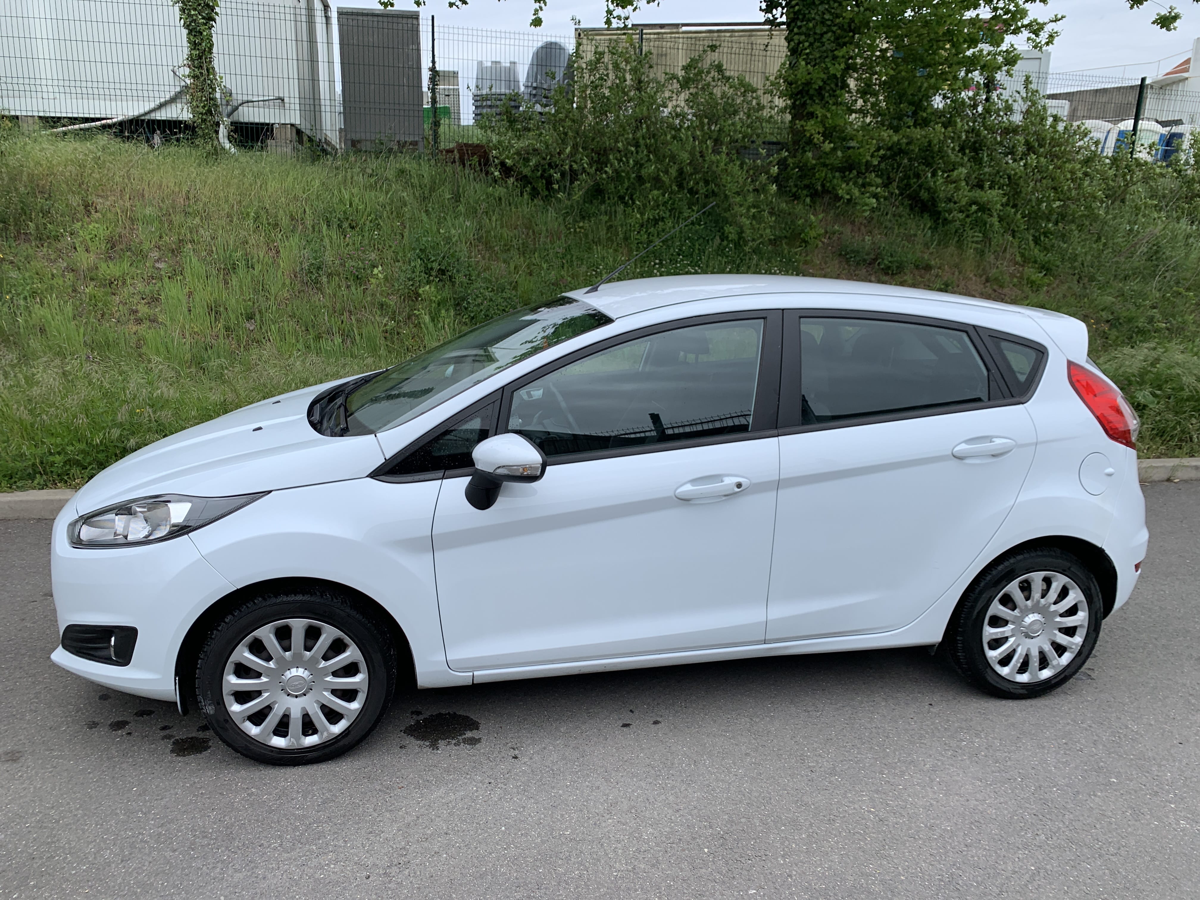 Ford Fiesta avec Climatisation