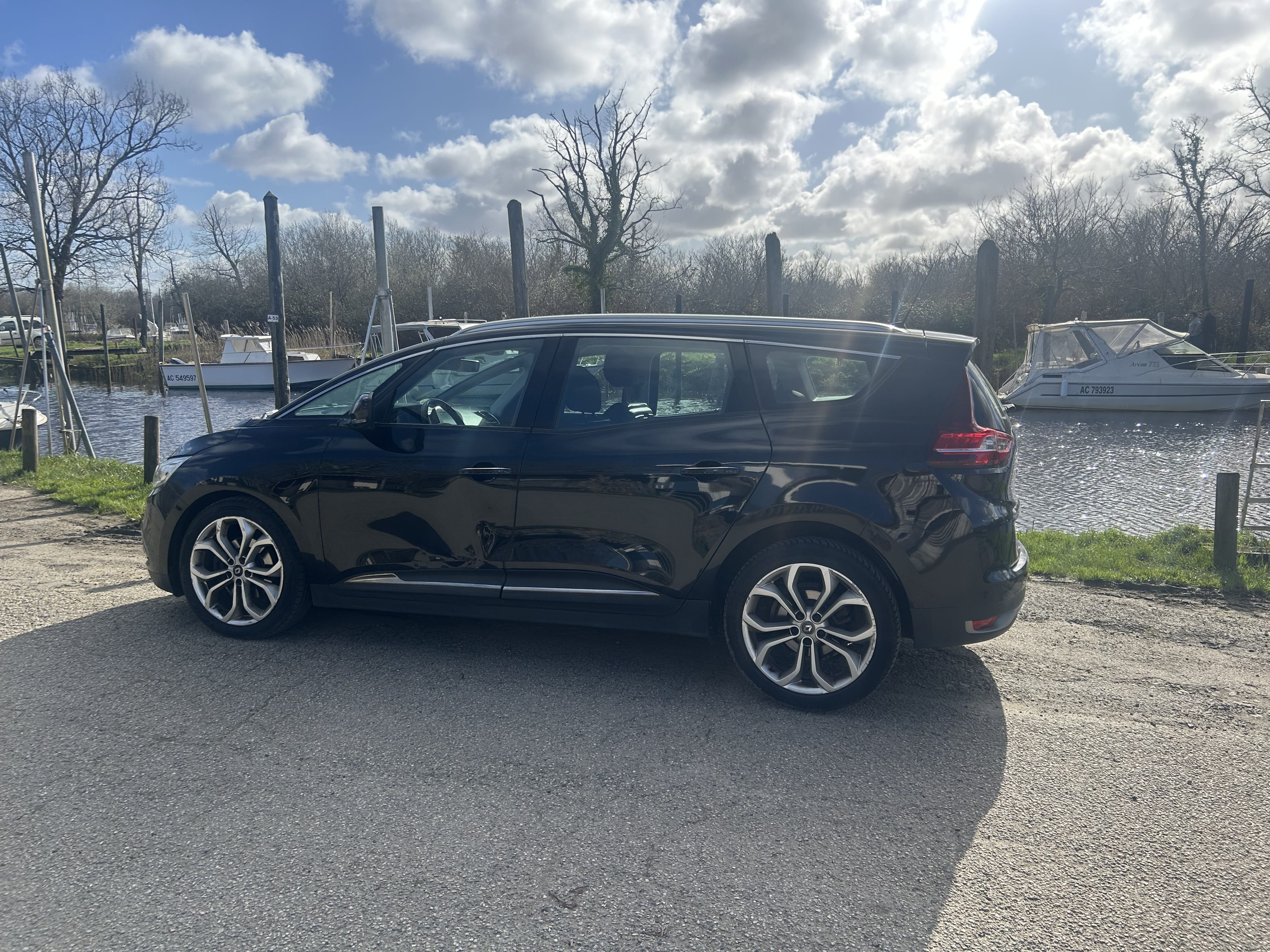 Renault Grand Scenic avec Climatisation