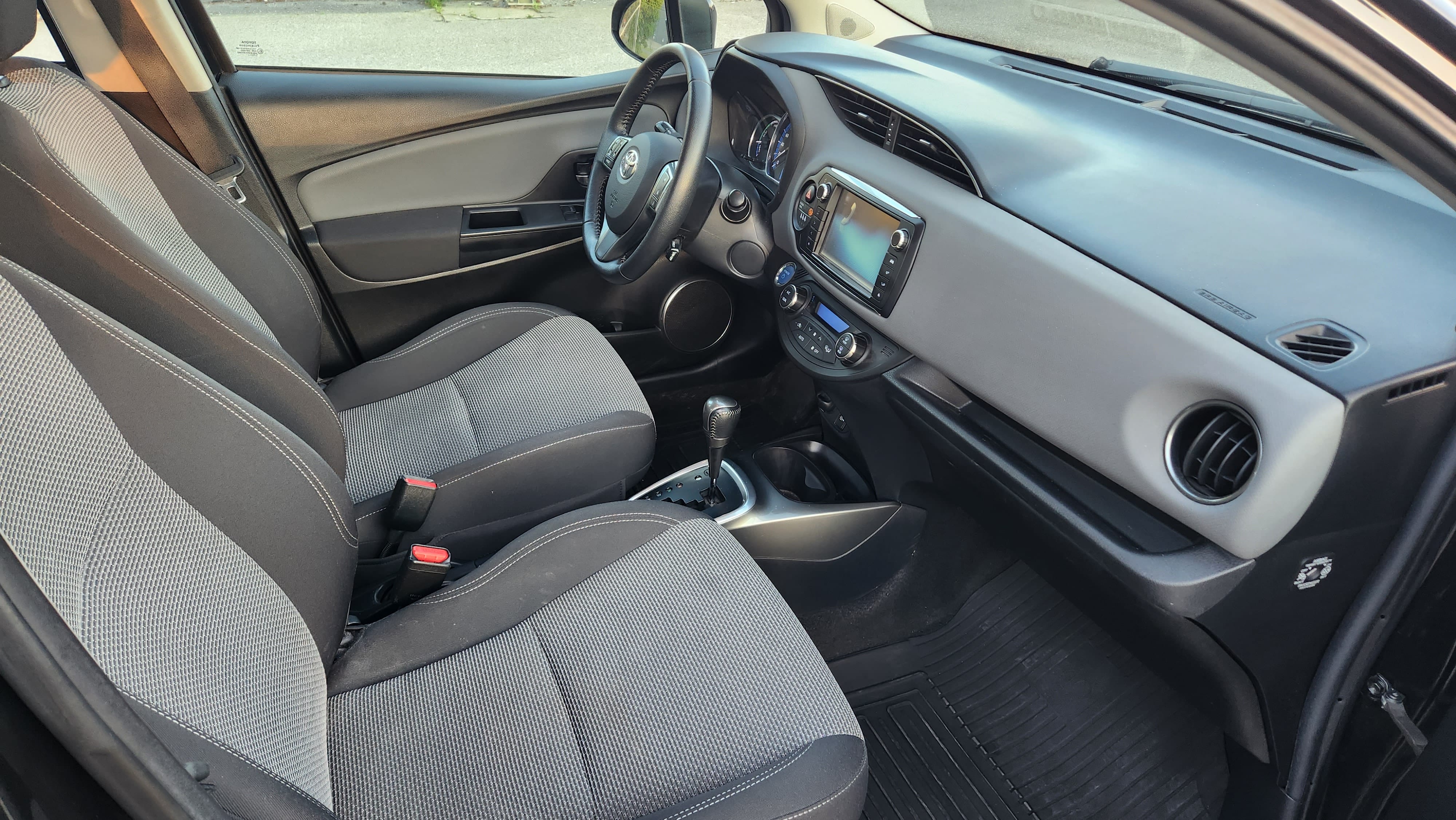 Toyota Yaris Hybrid 1,5 Bensin, Automat med Cruisekontroll