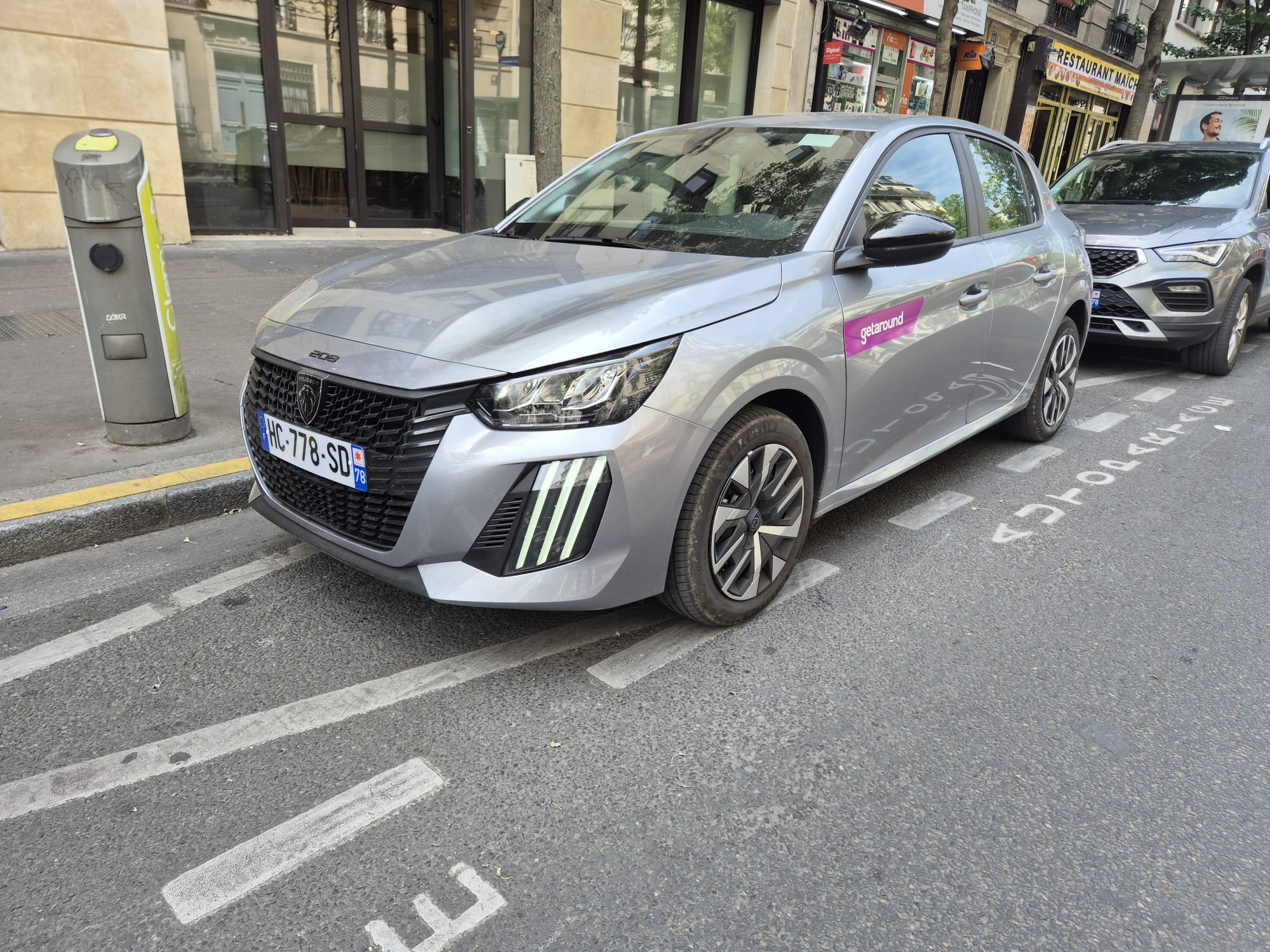 Peugeot 208, 2025, Essence 95 / Électrique (hybride), automatique