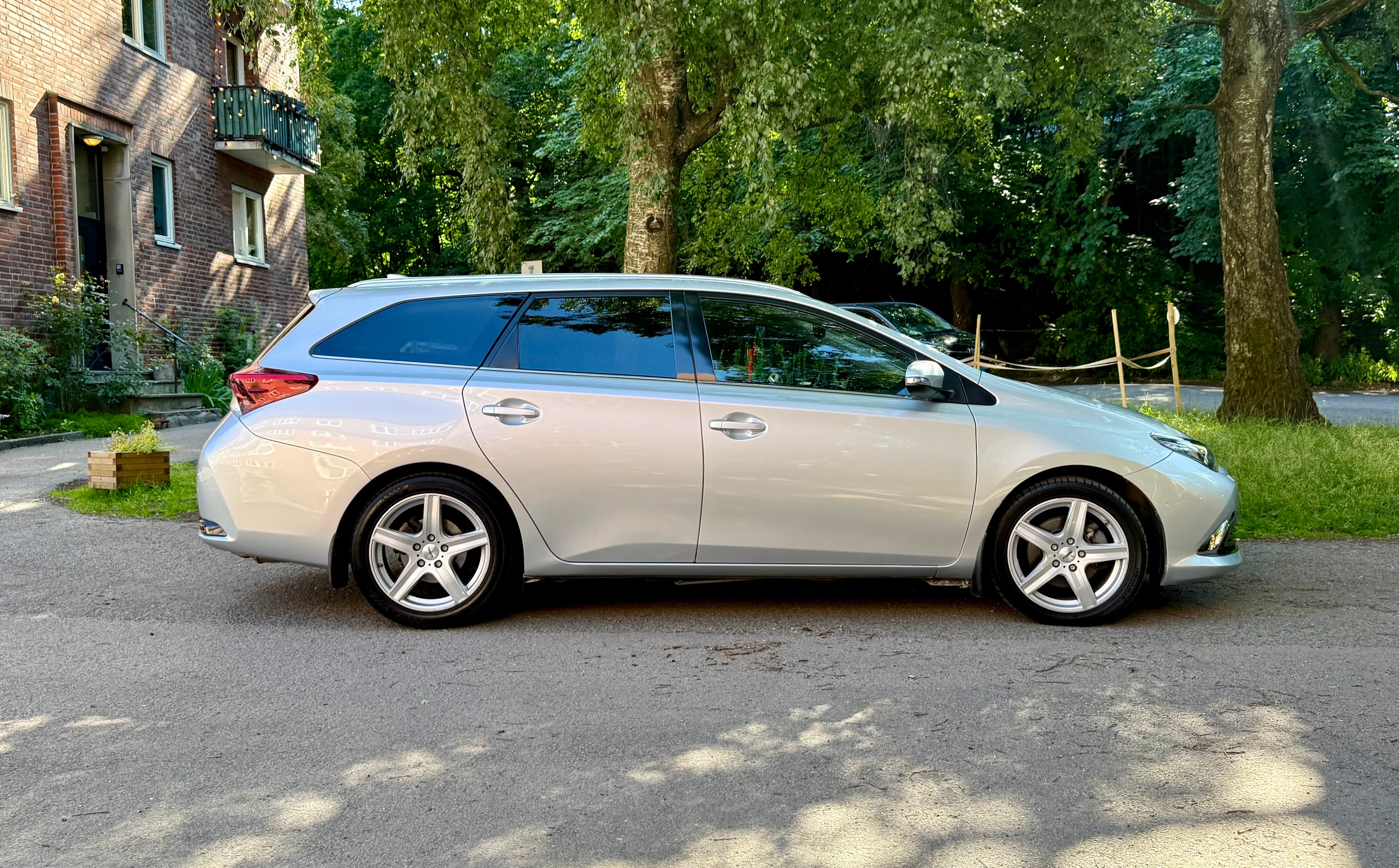 Toyota Auris with Air conditioning