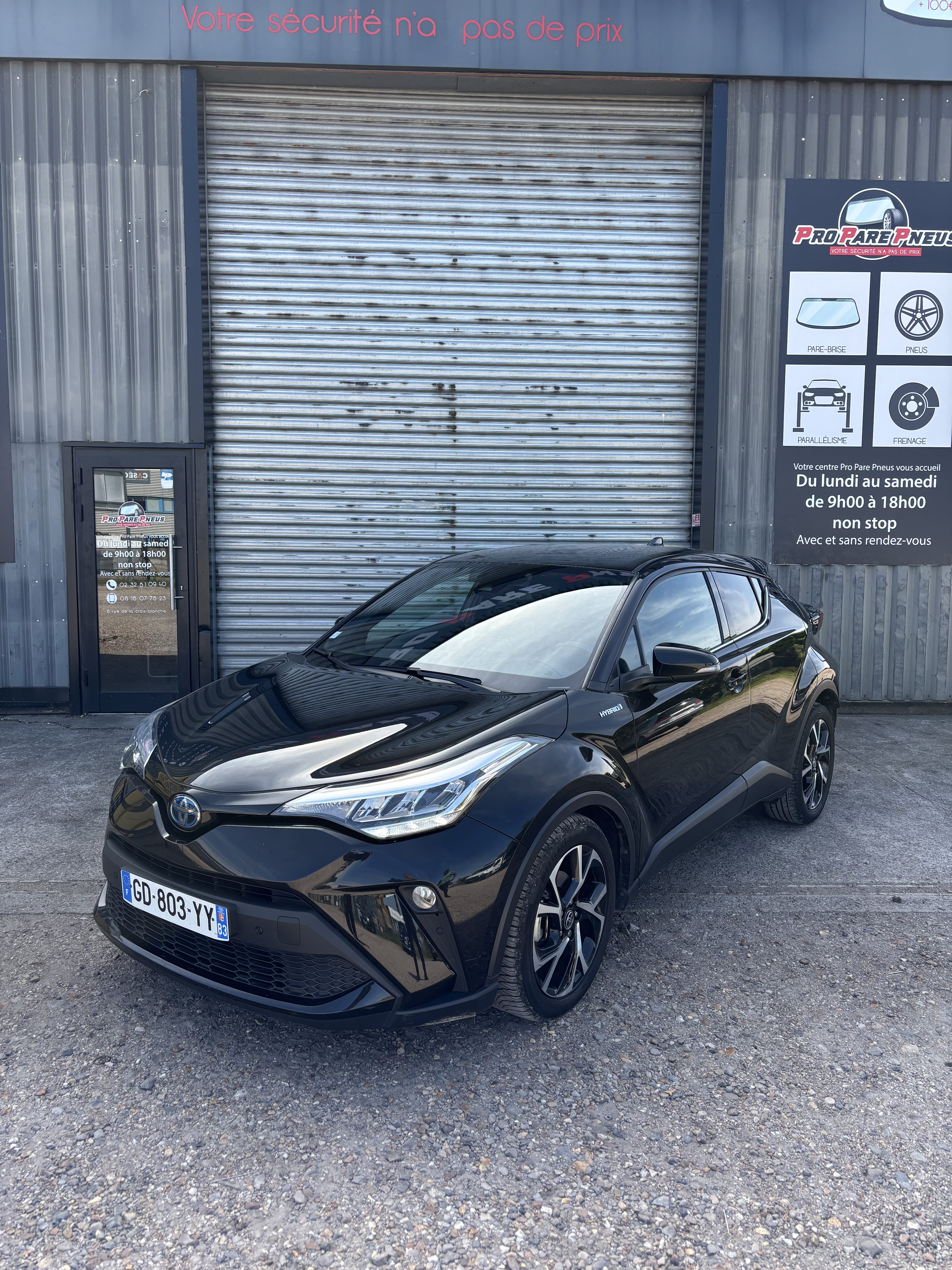 Toyota C-HR Hybrid, 2022, Essence 95 / Électrique (hybride), automatique