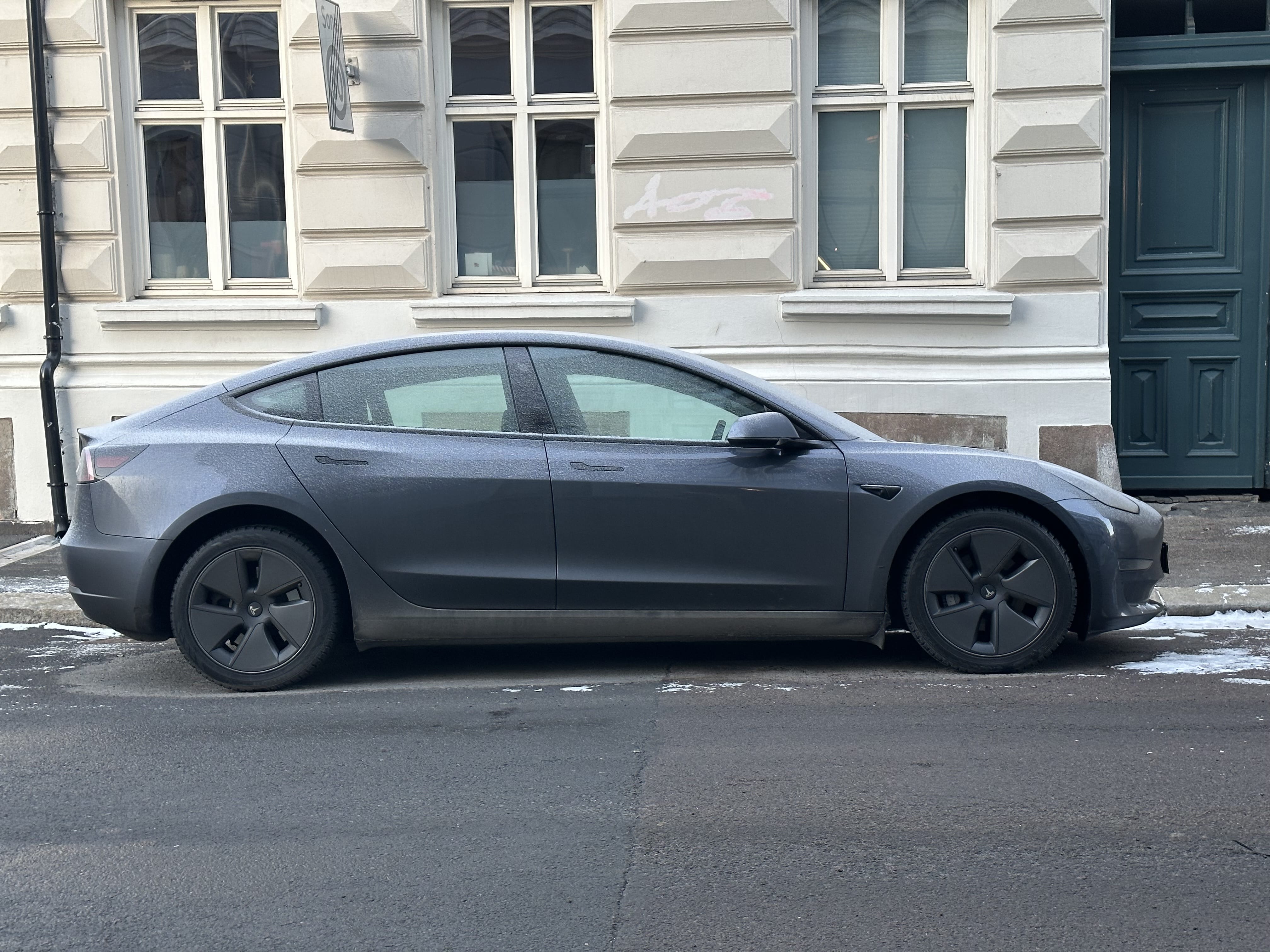 Tesla Model 3 Long Range with Air conditioning