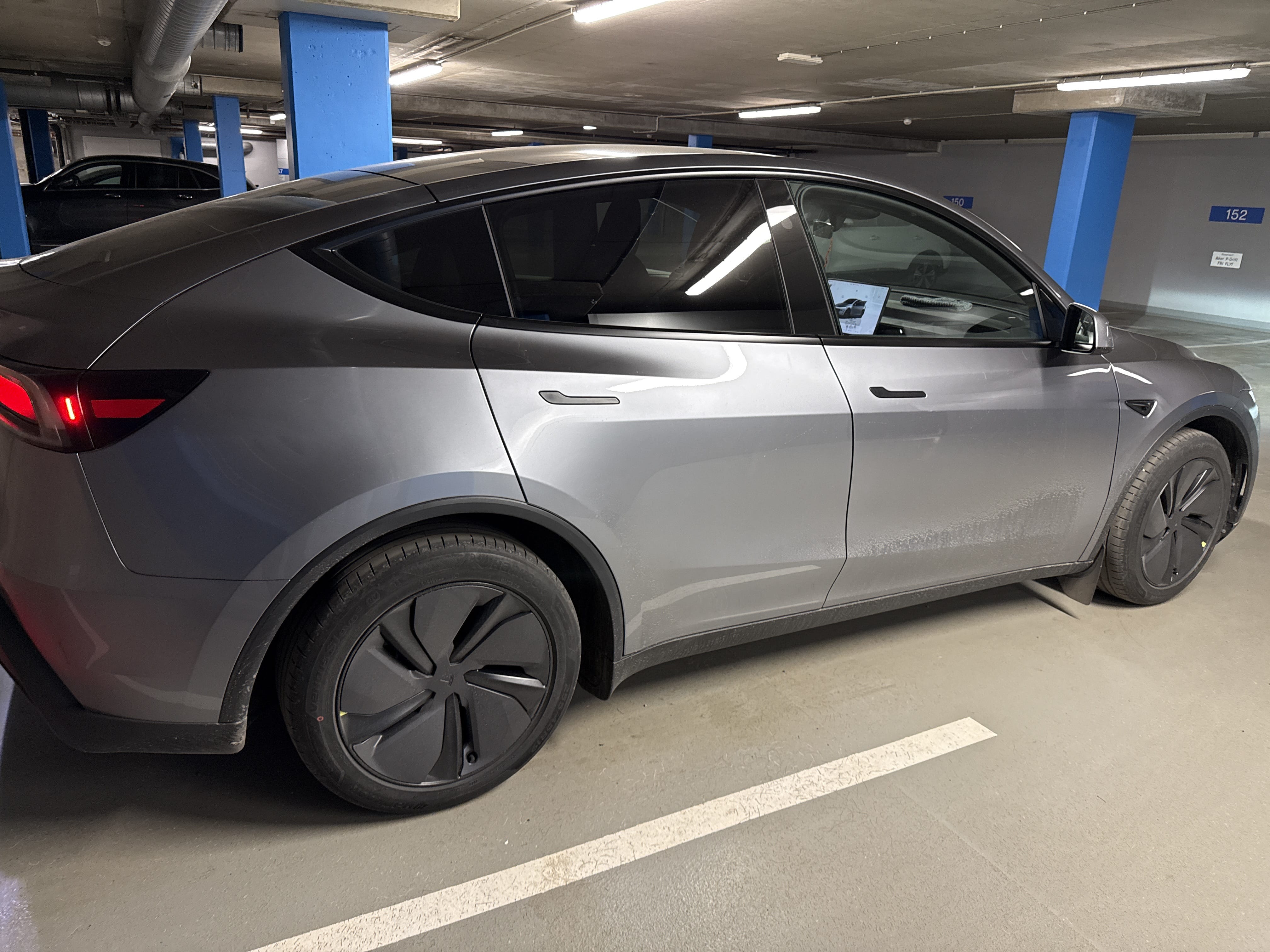 Tesla Model Y Long Range med GPS