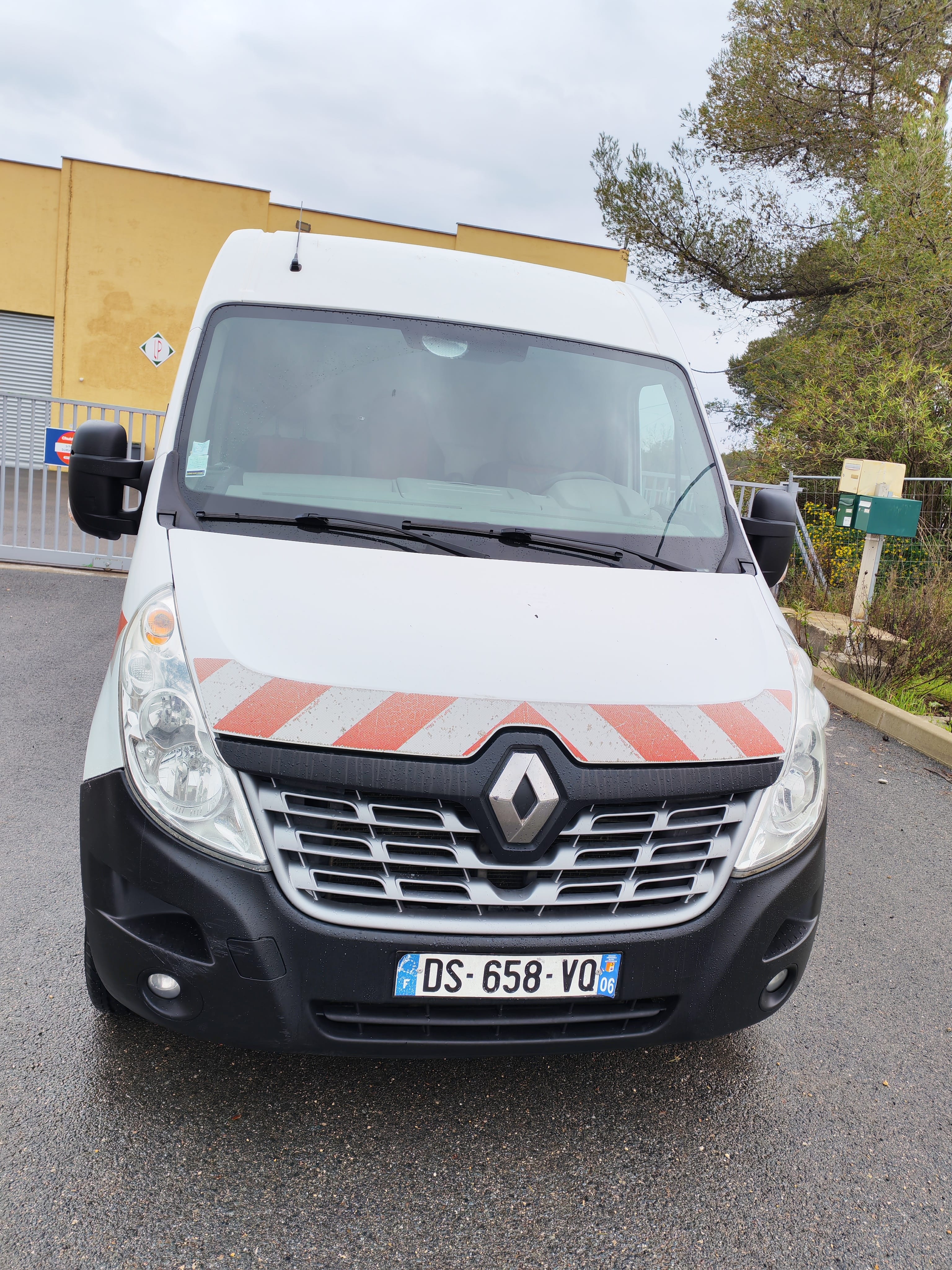 Renault Master 2.3 dci 12m3 avec Climatisation