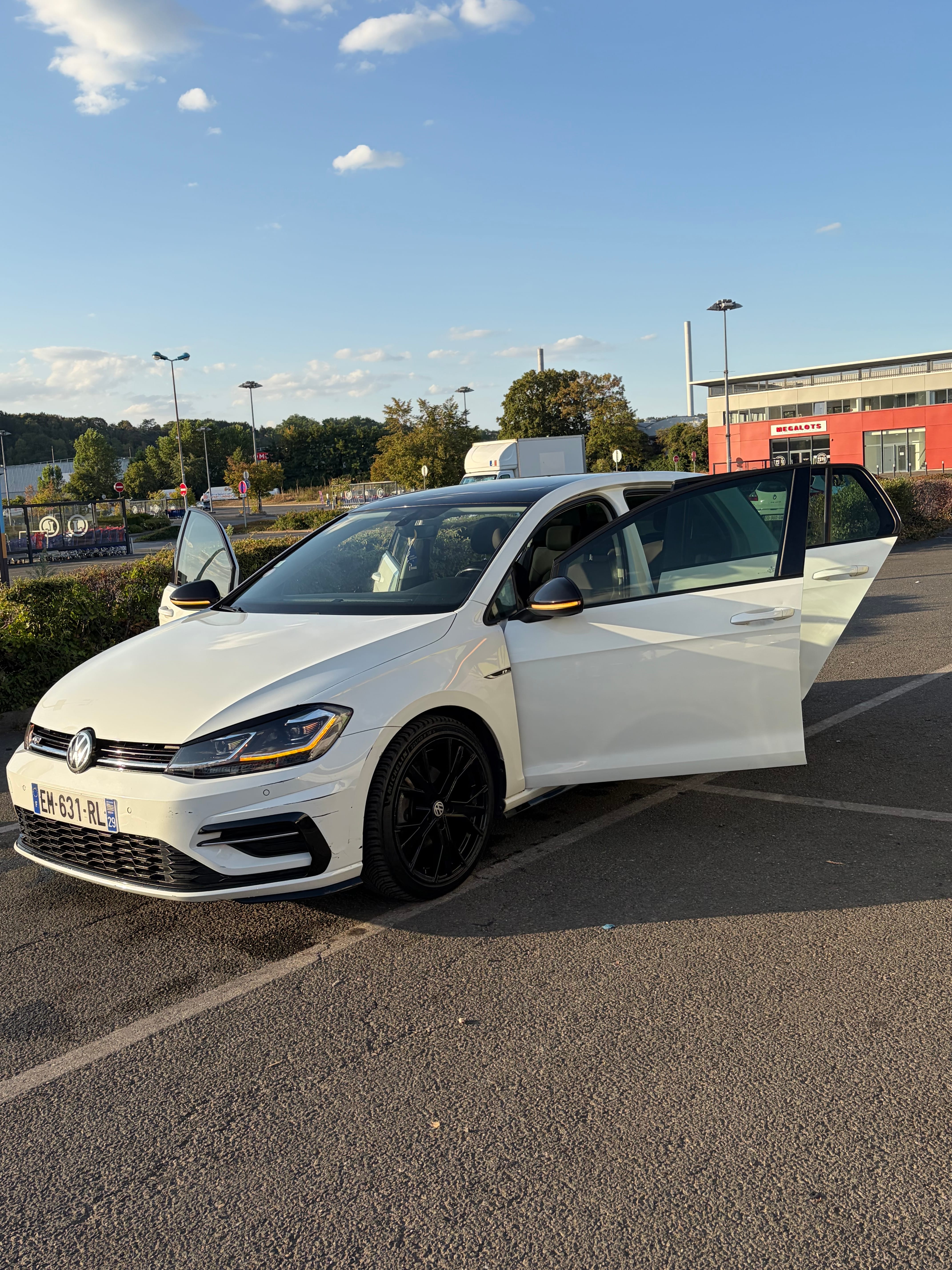 Volkswagen Golf R-Line, 2017, Essence 95, automatique