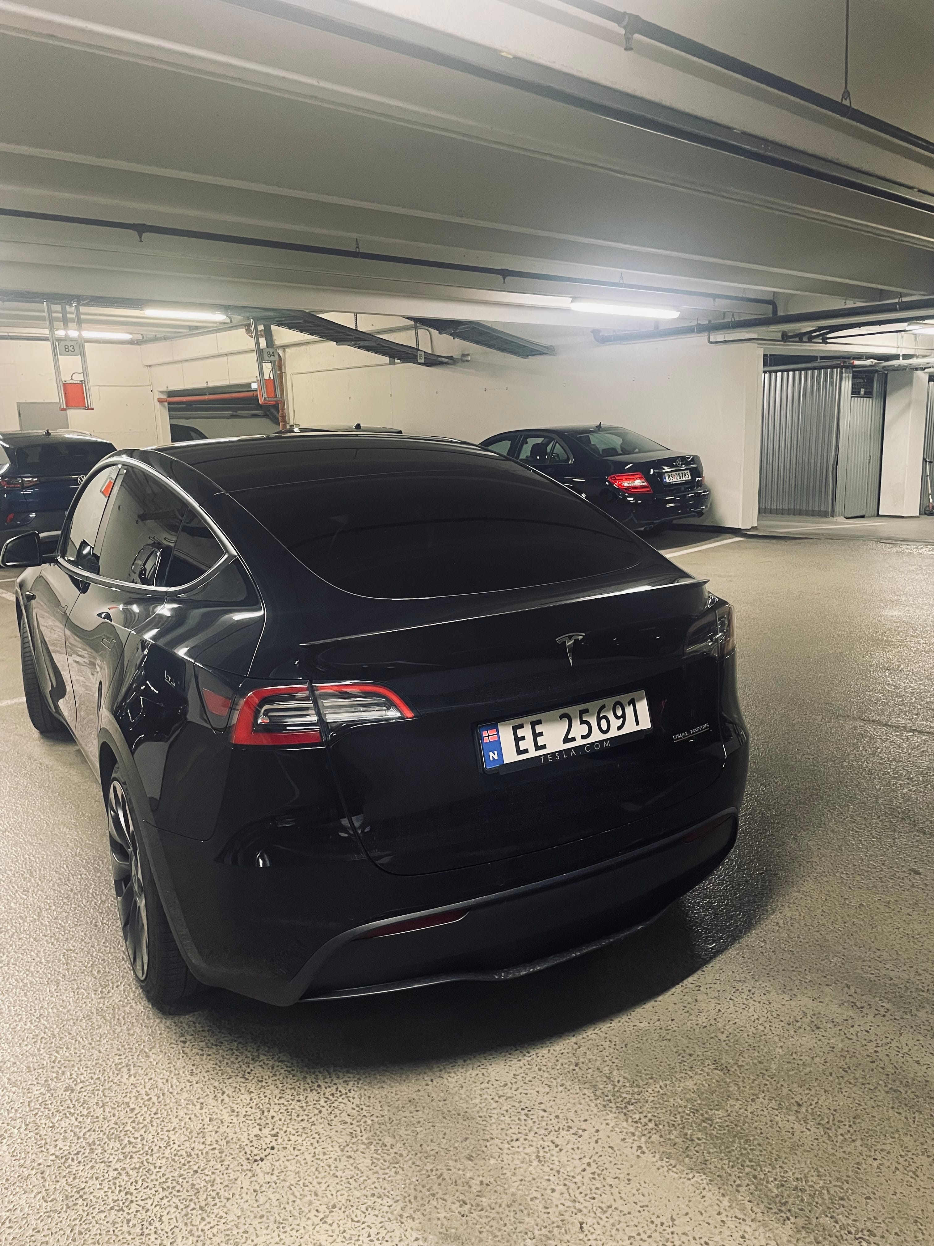 Tesla Model Y Performance with Backup camera