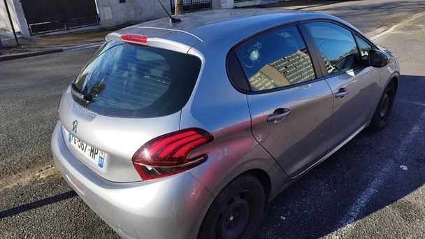 Peugeot 208 avec Régulateur de vitesse