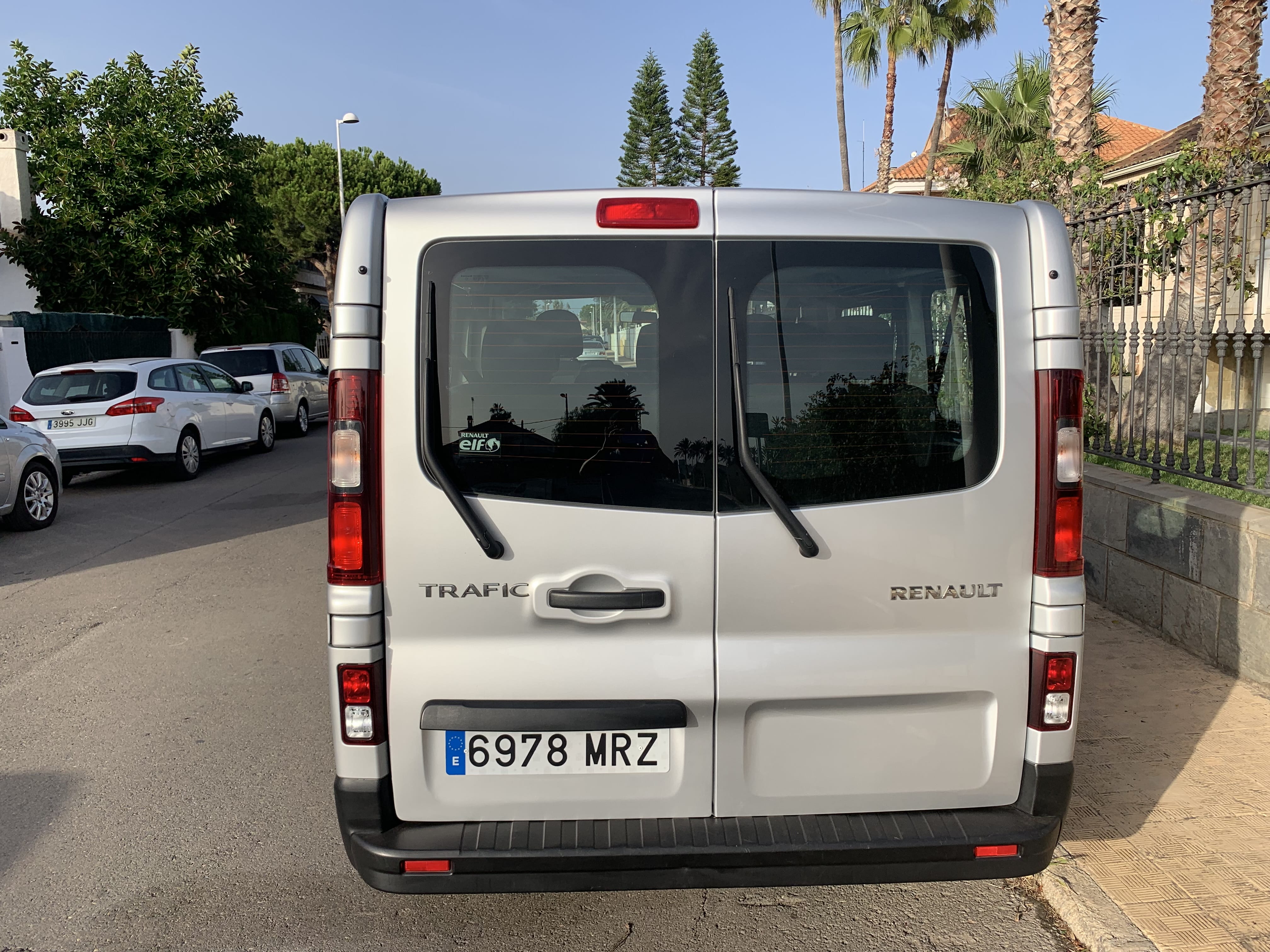 Renault Trafic 1.6 DIESEL 9 ASIENTOS con Aire acondicionado