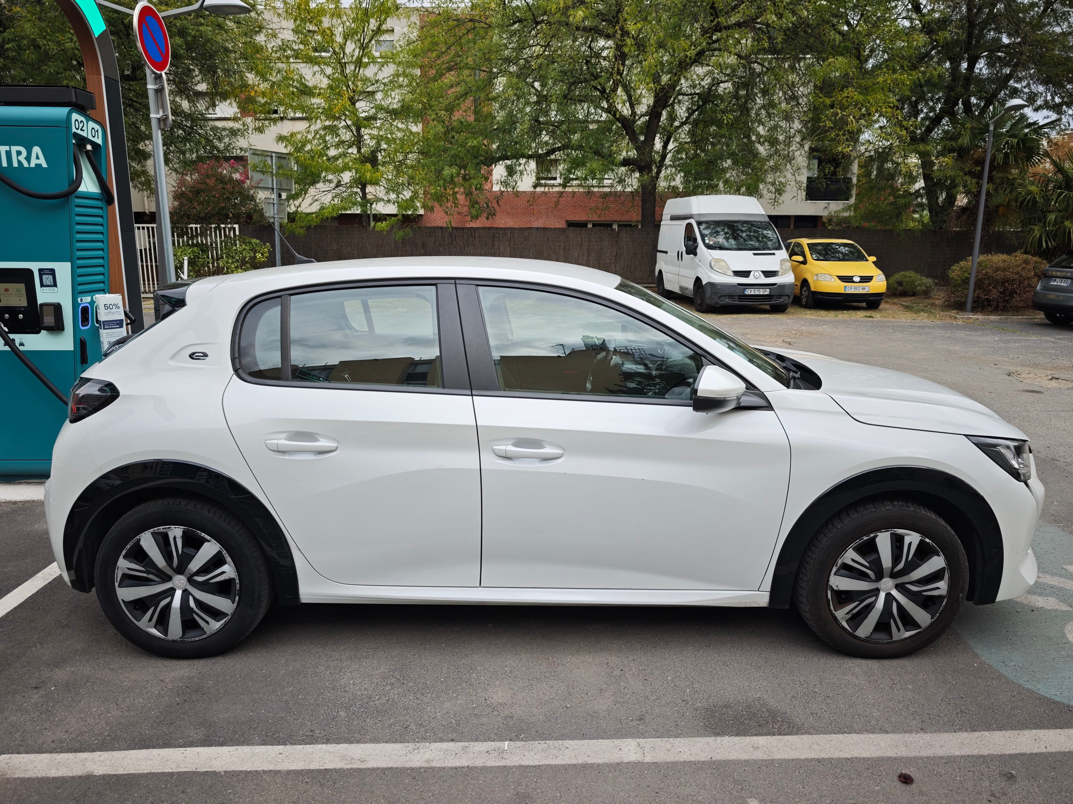Peugeot e-208 Allure avec Climatisation