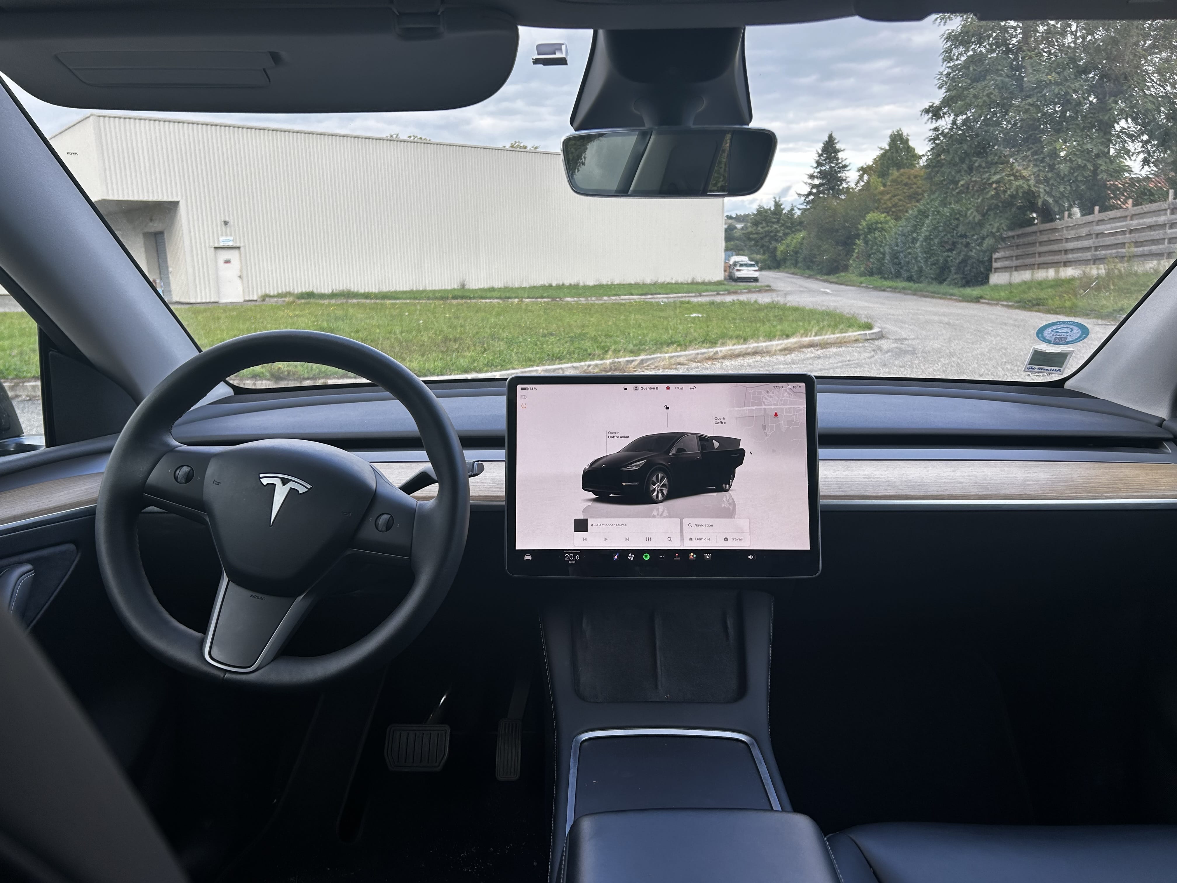 Tesla Model Y Long Range avec GPS