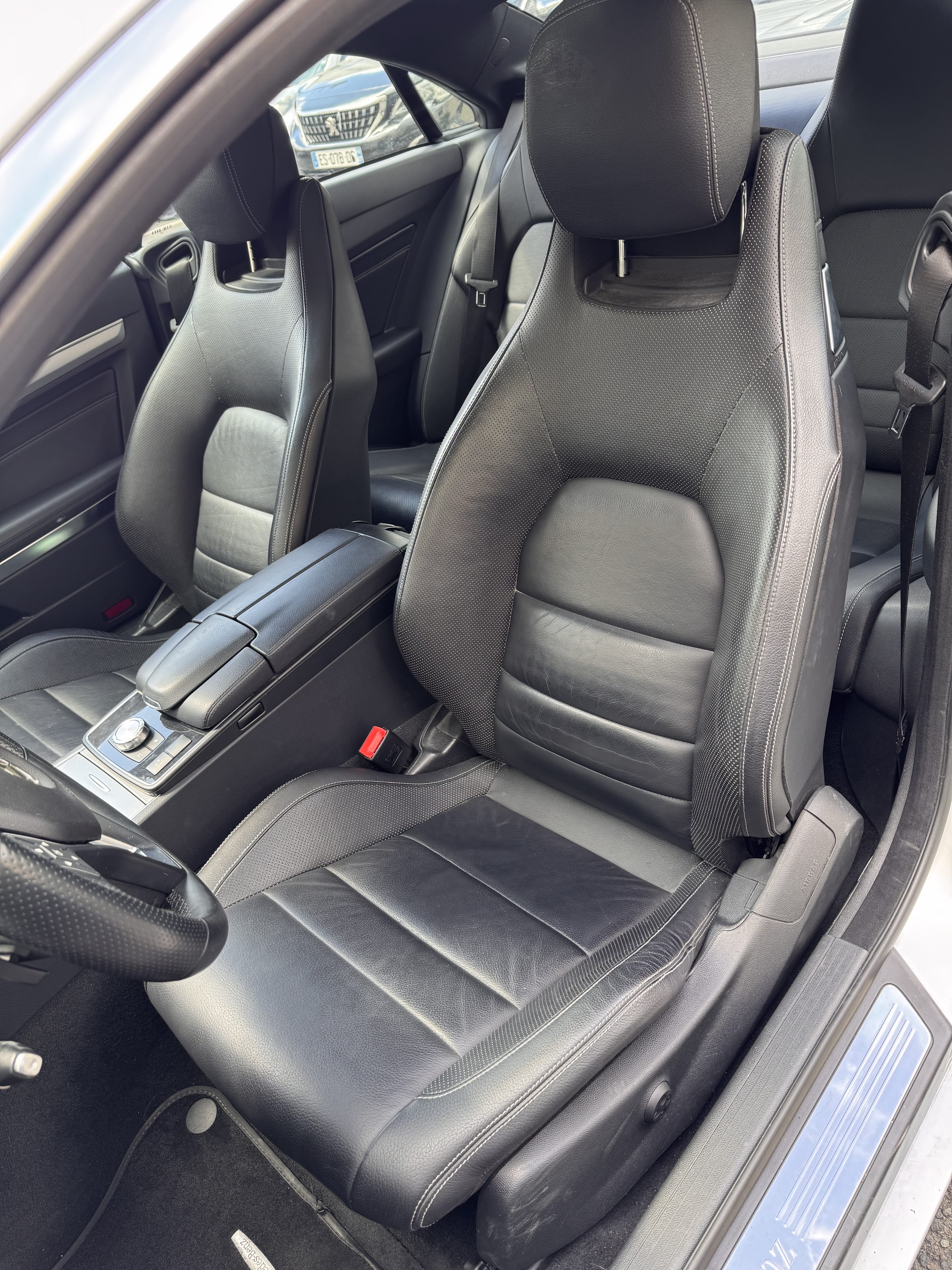 Mercedes-Benz Classe E Coupé avec Audio Bluetooth