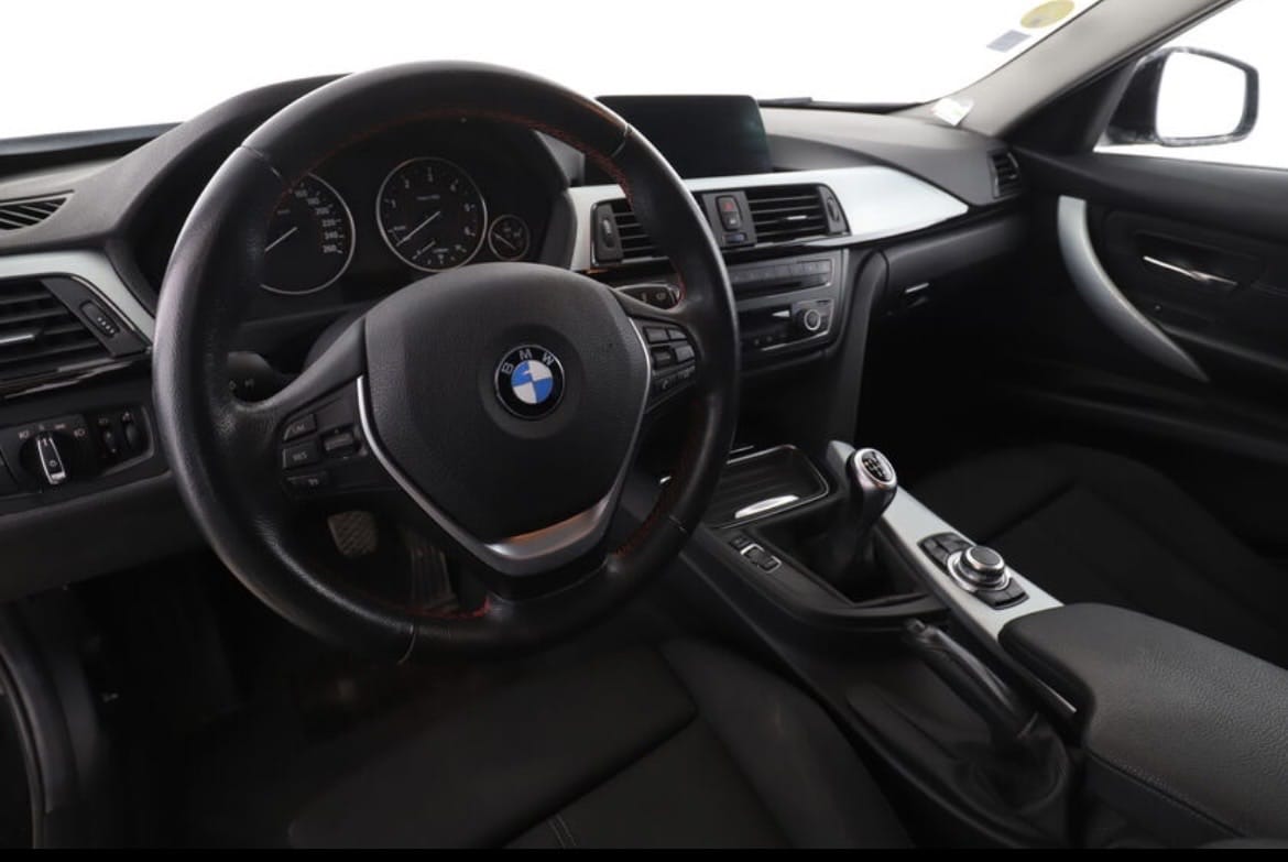 BMW Série 3 318d avec Audio Bluetooth