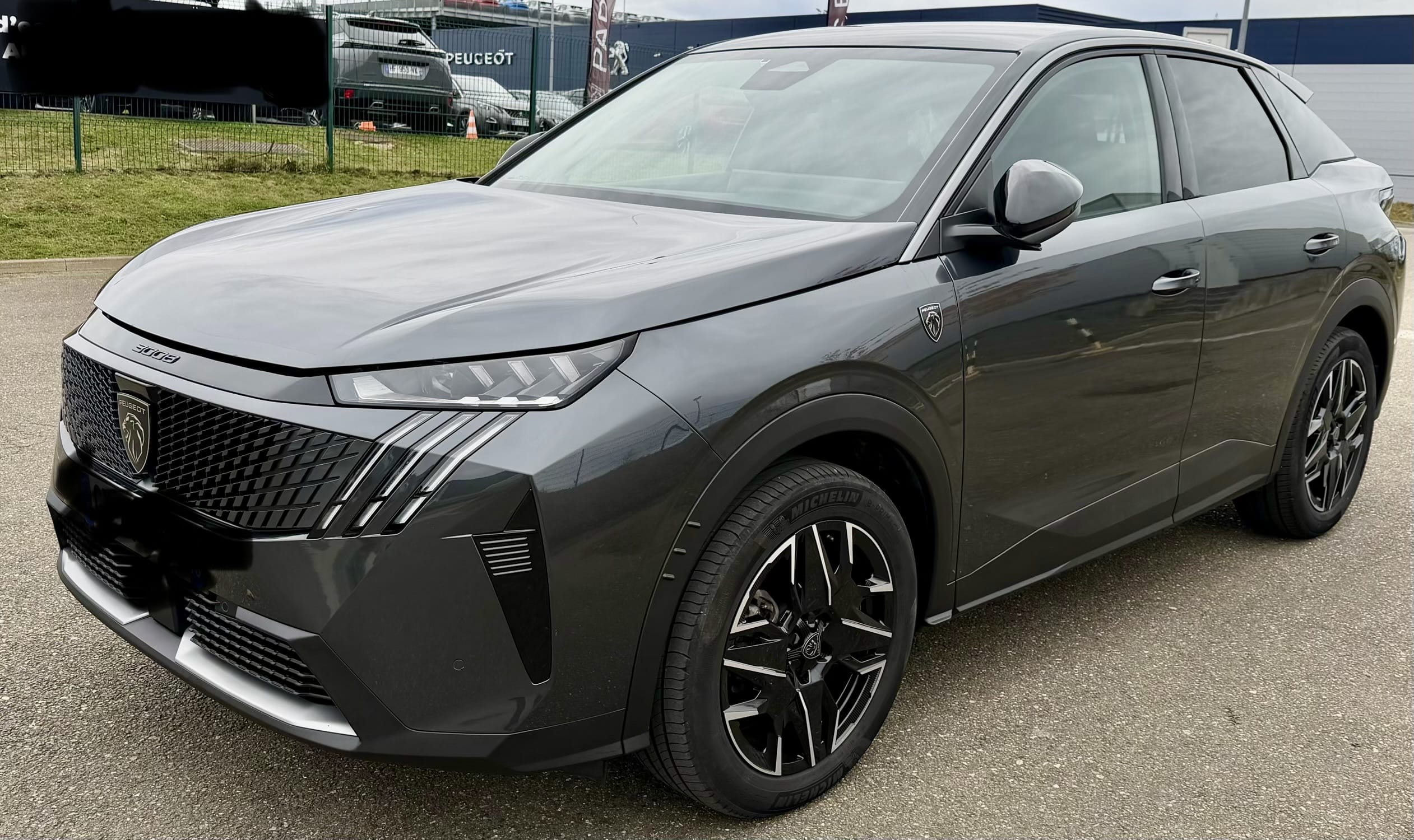 Peugeot 3008, 2024, Essence 95 / Électrique (hybride), automatique