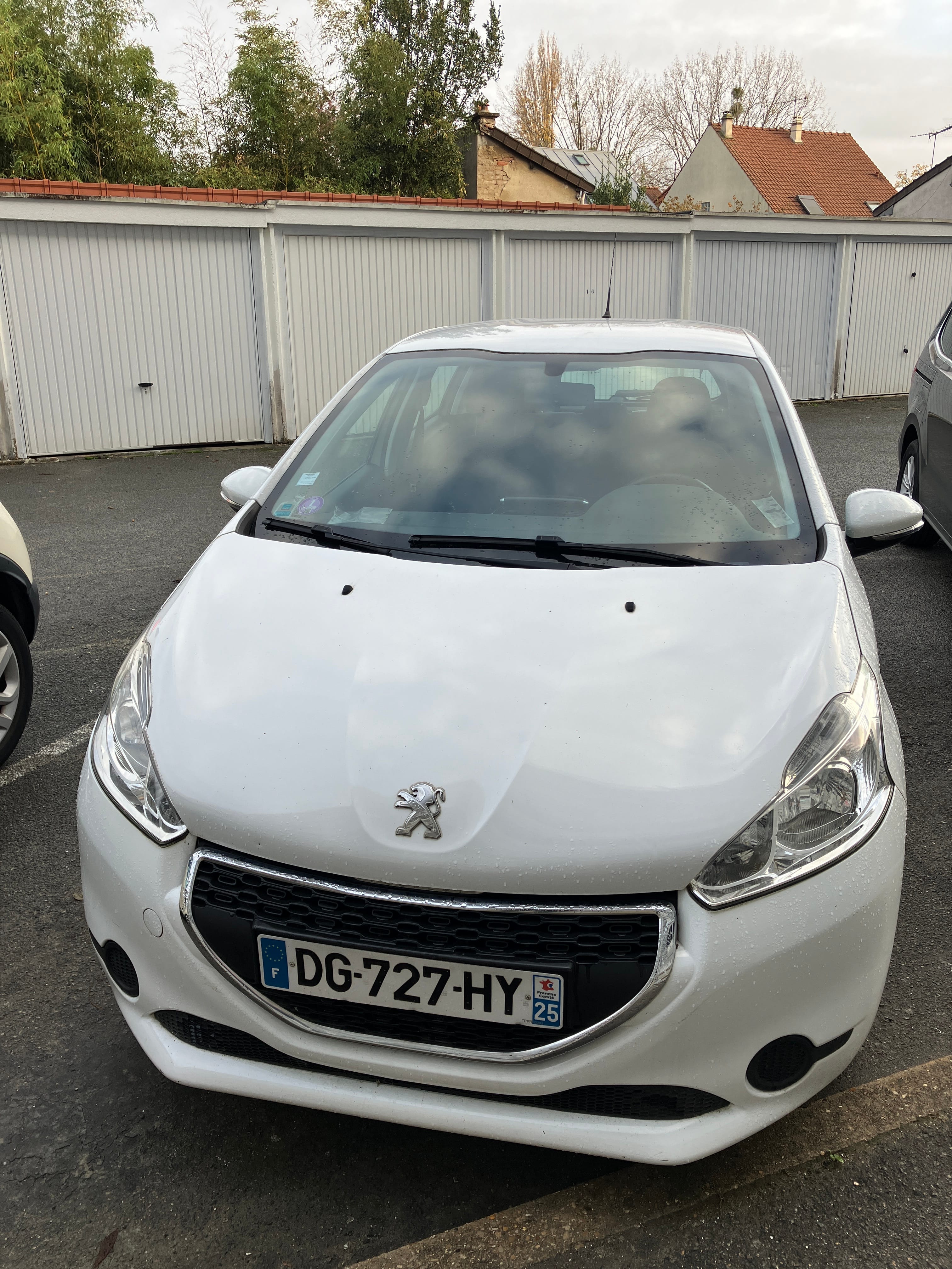 Peugeot 208, 2014, Essence 95
