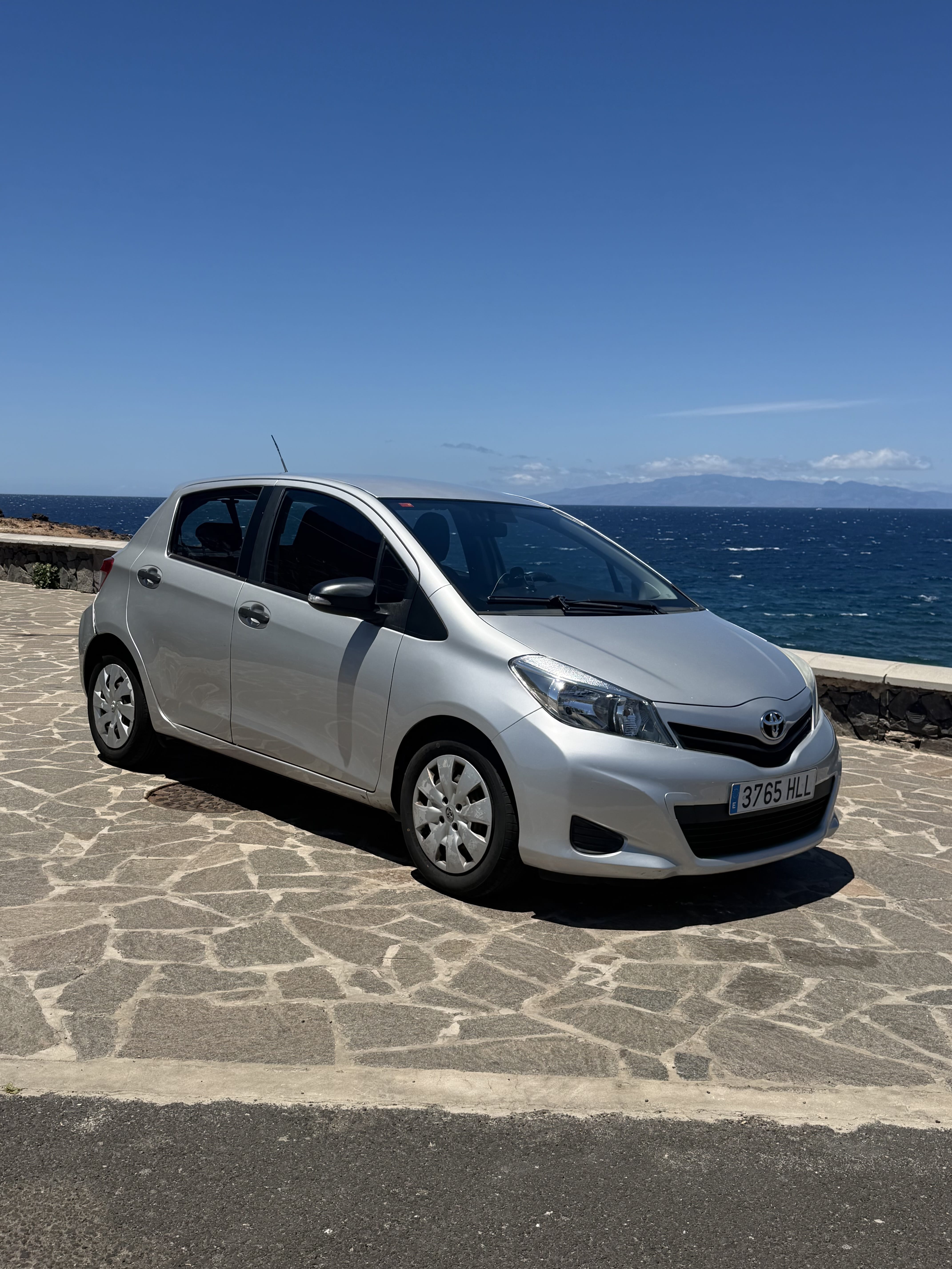 Toyota Yaris con Radio 